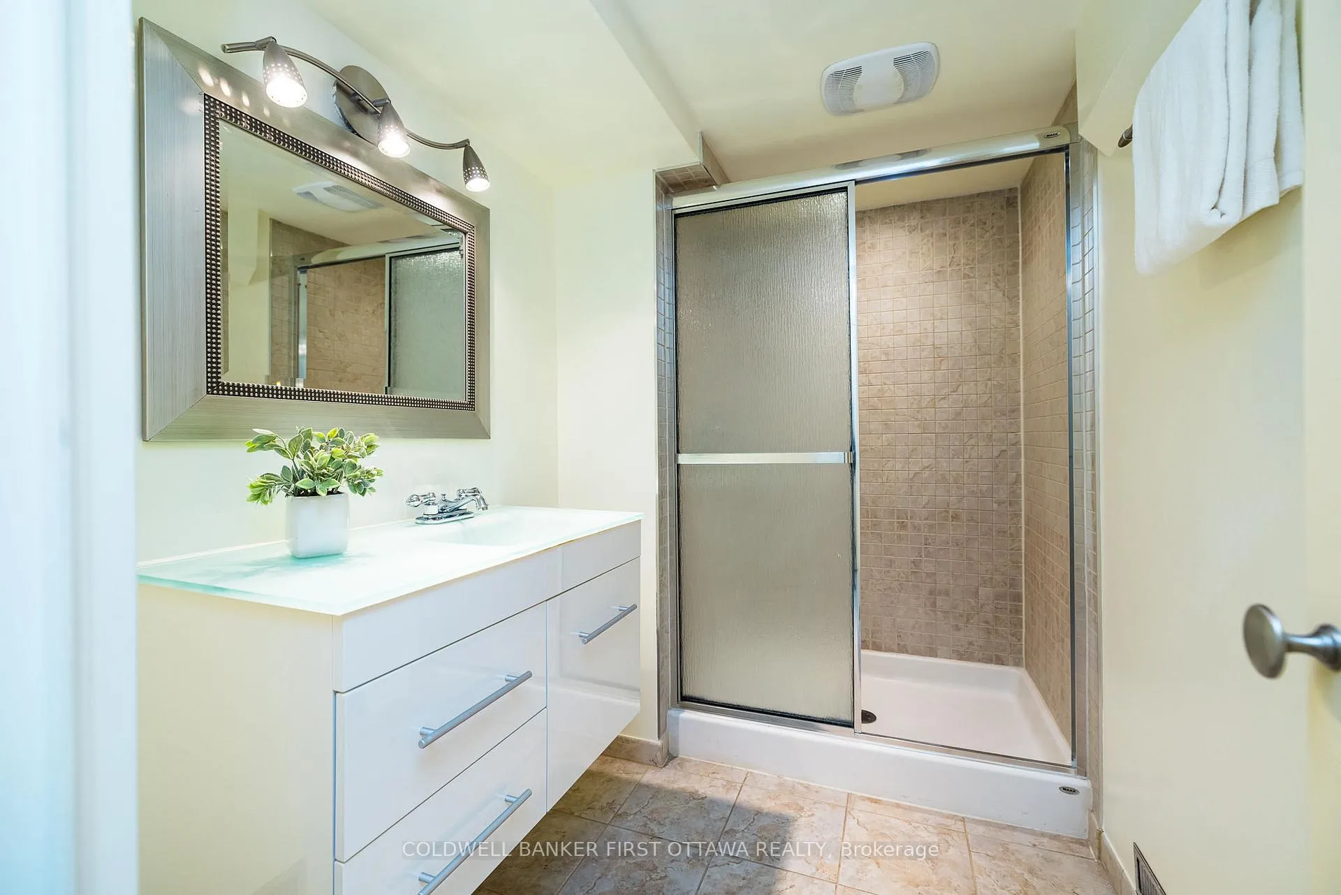 Photo 32 of 309 Kintyre Private, Ottawa, Carleton Square — HOMEH