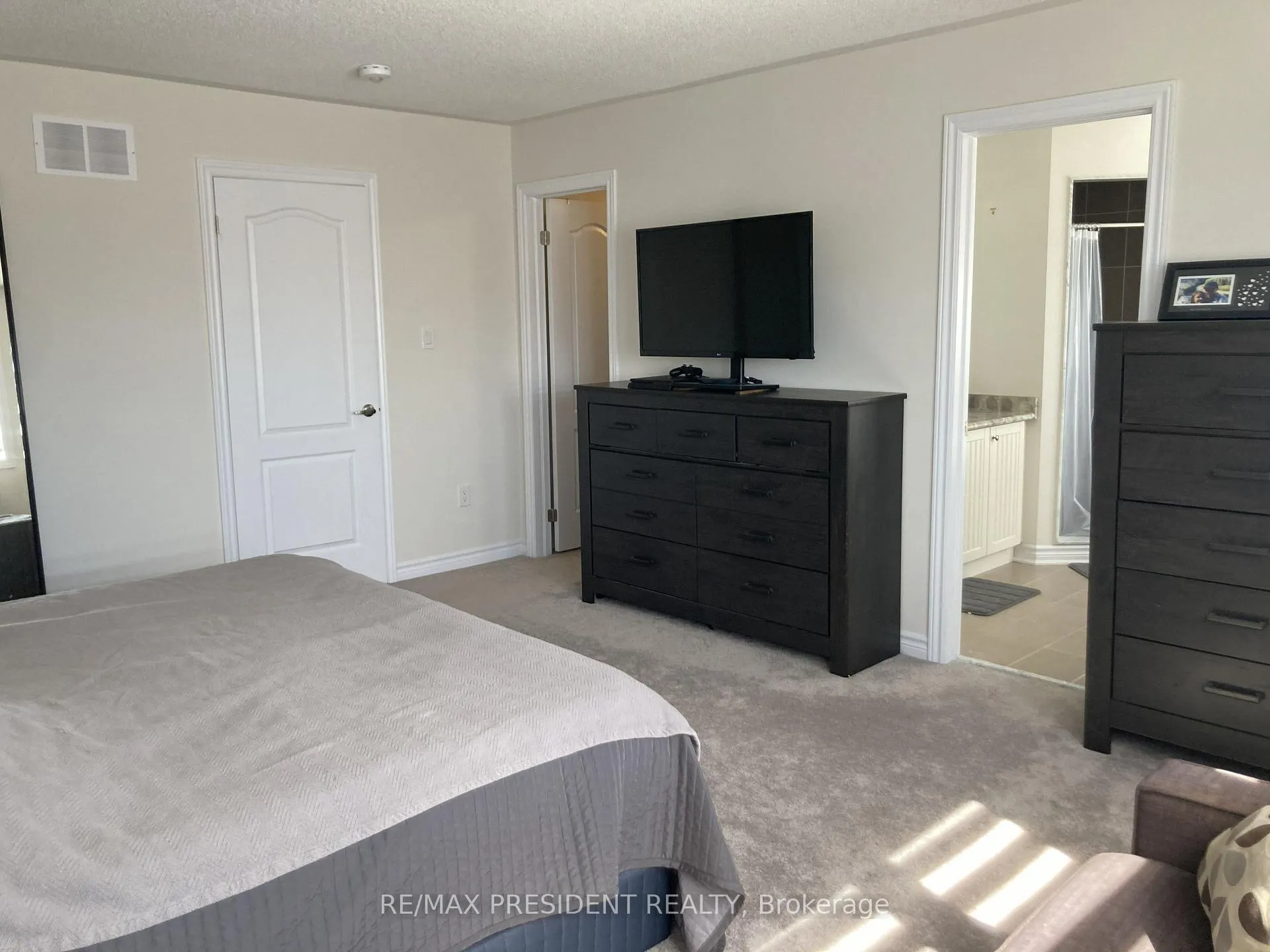 Photo 6 of 5 Jardine Street, Brock, Beaverton — HOMEH