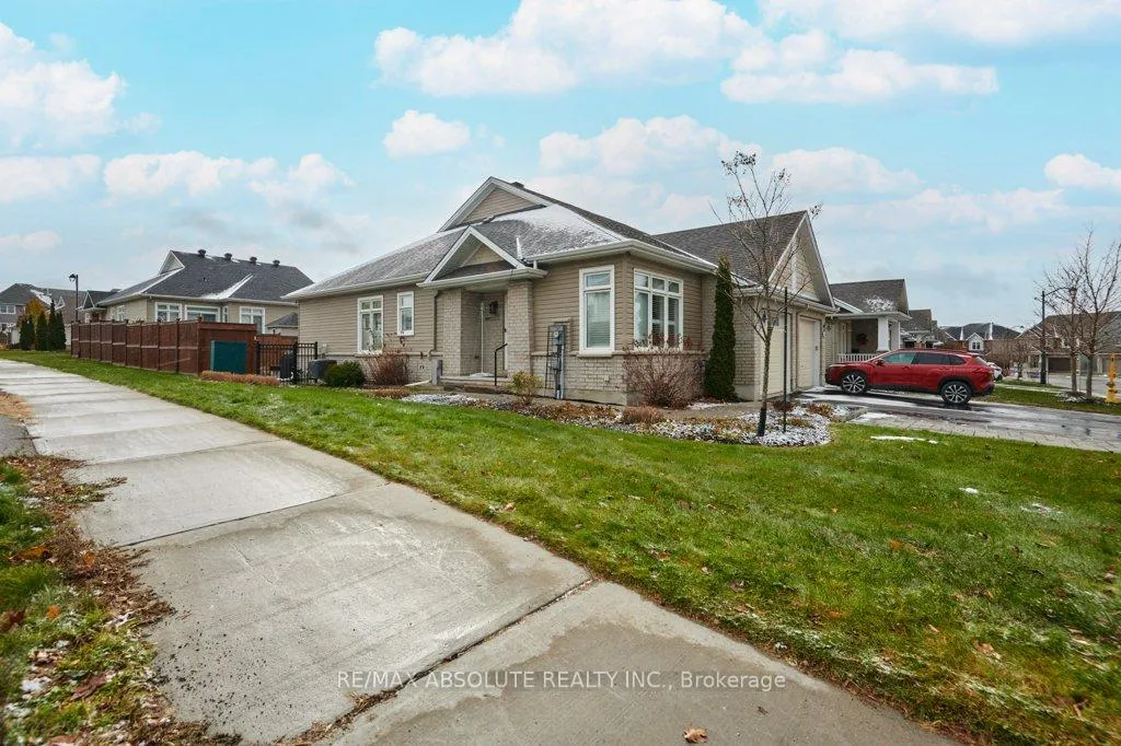 Photo 3 of 176 Minoterie Ridge, Ottawa, Camelot — HOMEH
