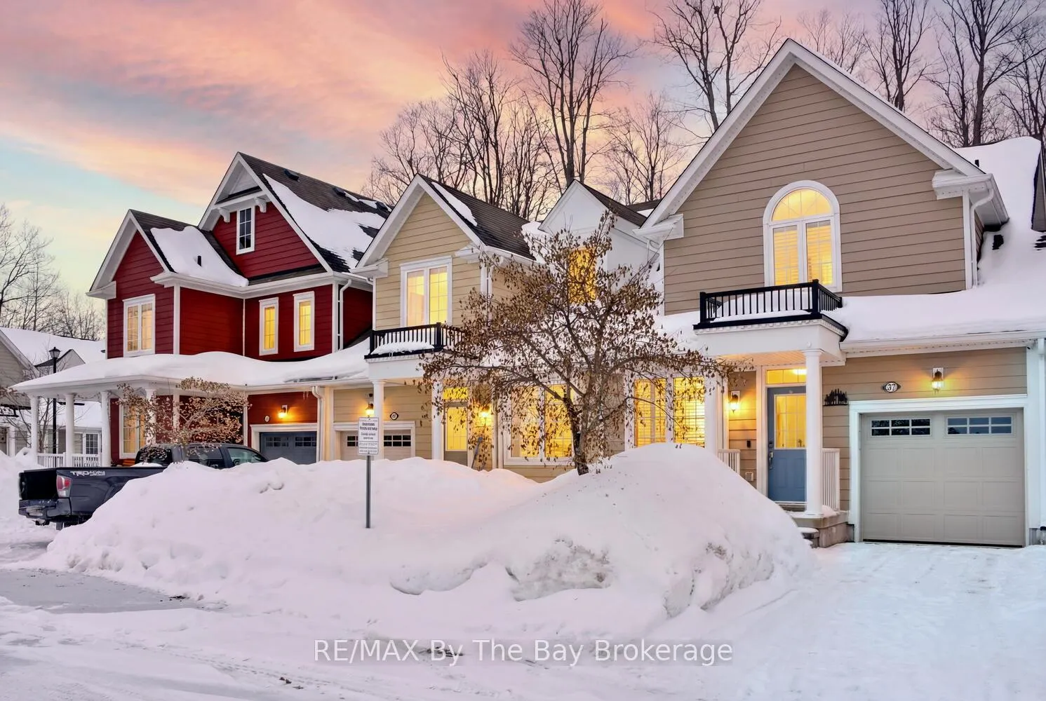 Photo 1 of 37 Berkshire Avenue, Wasaga Beach — HOMEH