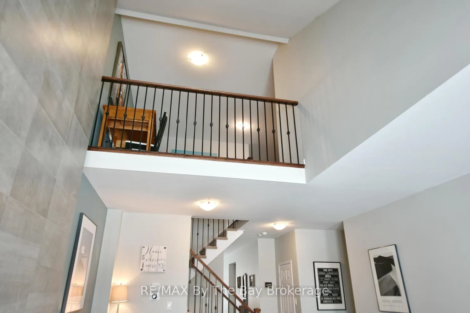 Photo 5 of 37 Berkshire Avenue, Wasaga Beach — HOMEH