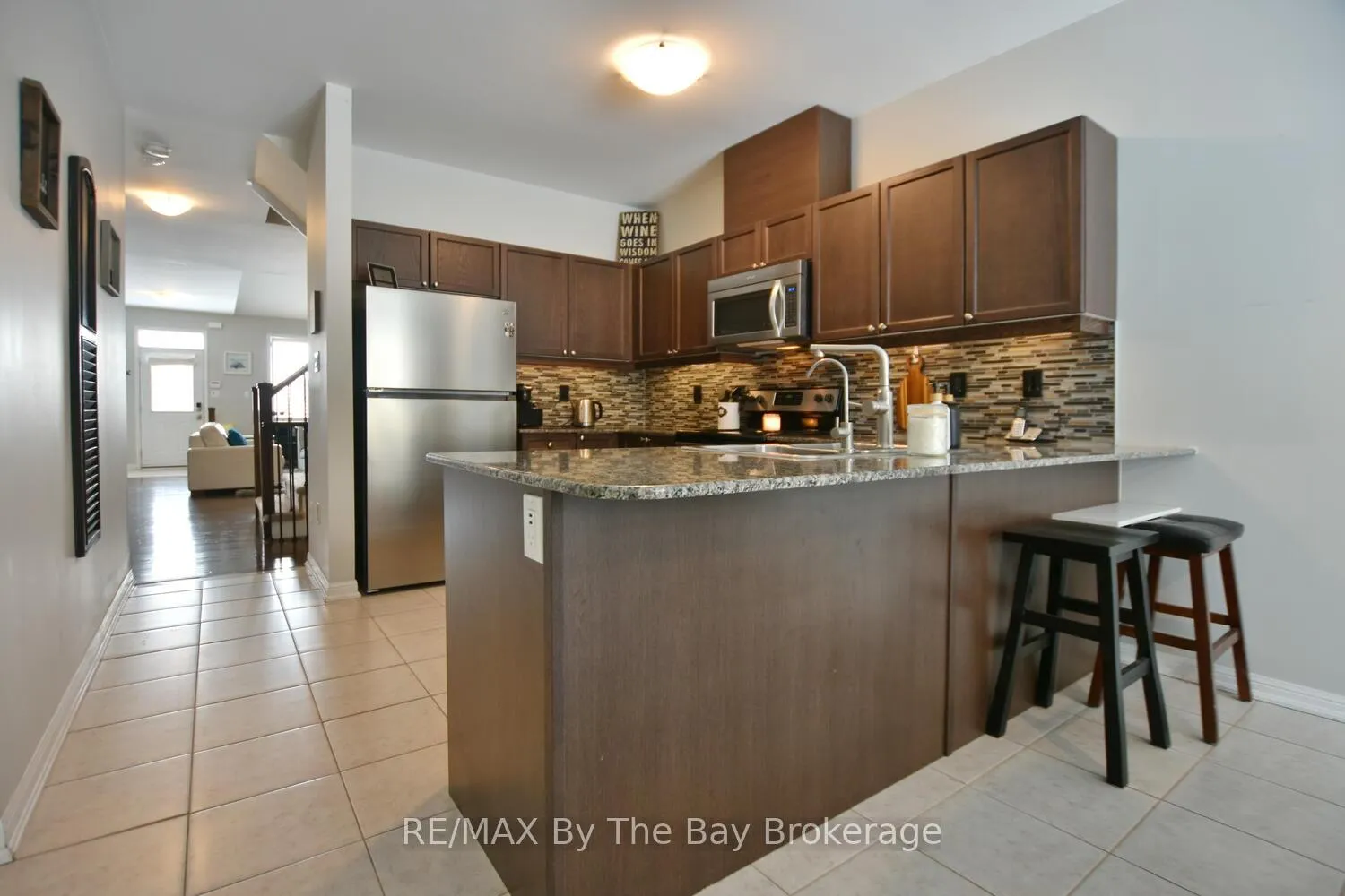 Photo 6 of 37 Berkshire Avenue, Wasaga Beach — HOMEH