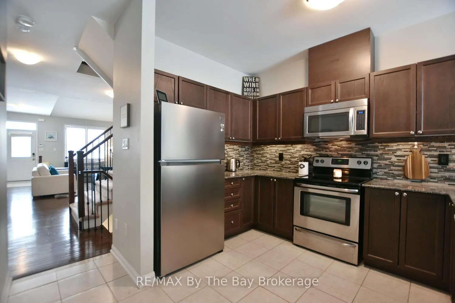 Photo 7 of 37 Berkshire Avenue, Wasaga Beach — HOMEH