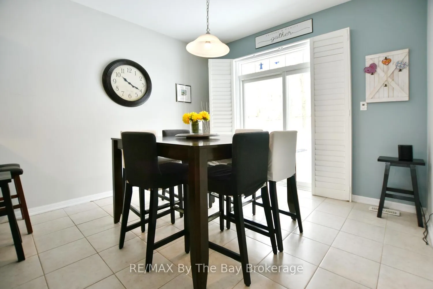 Photo 10 of 37 Berkshire Avenue, Wasaga Beach — HOMEH