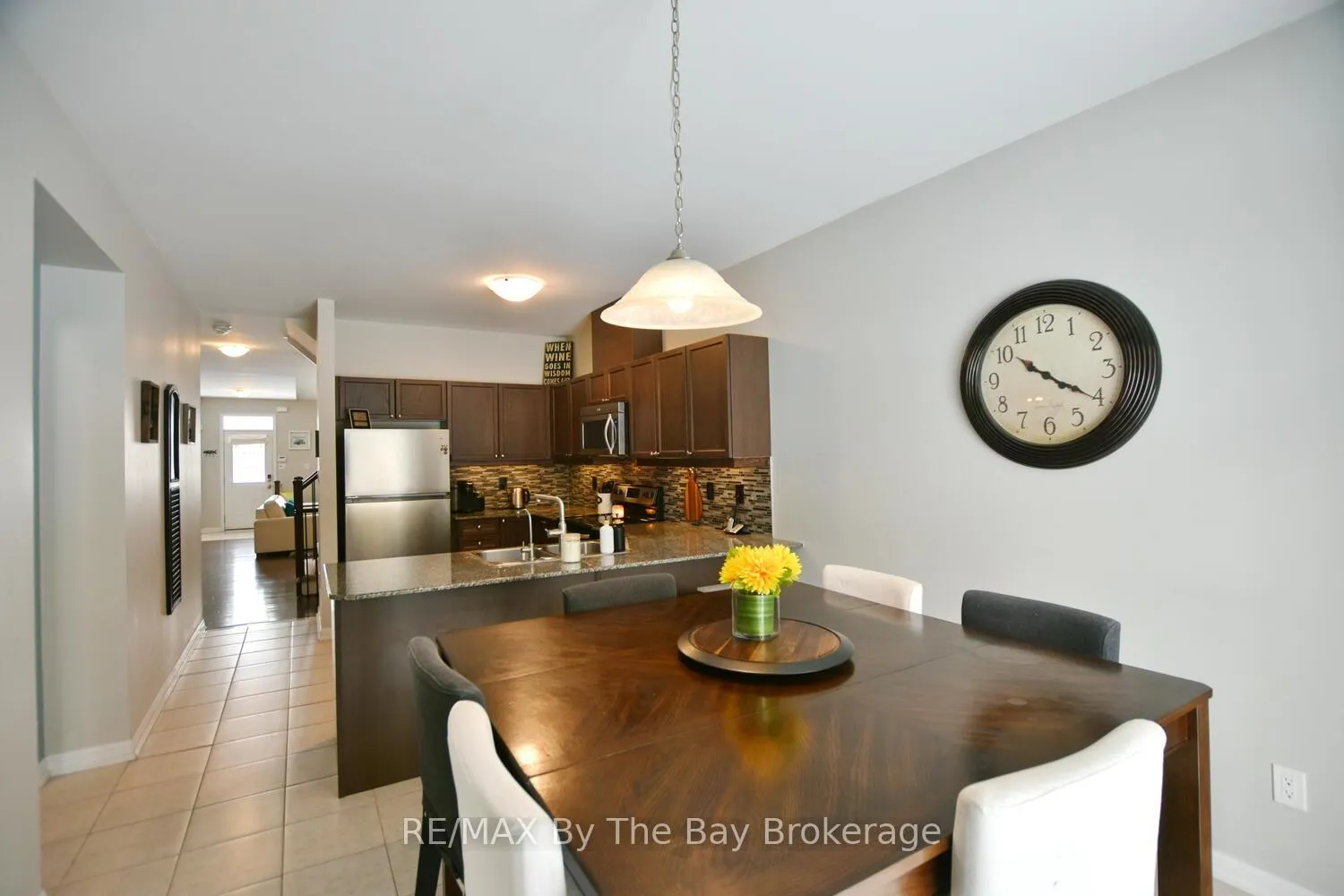 Photo 11 of 37 Berkshire Avenue, Wasaga Beach — HOMEH