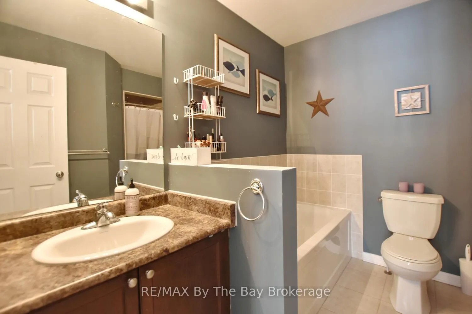 Photo 15 of 37 Berkshire Avenue, Wasaga Beach — HOMEH