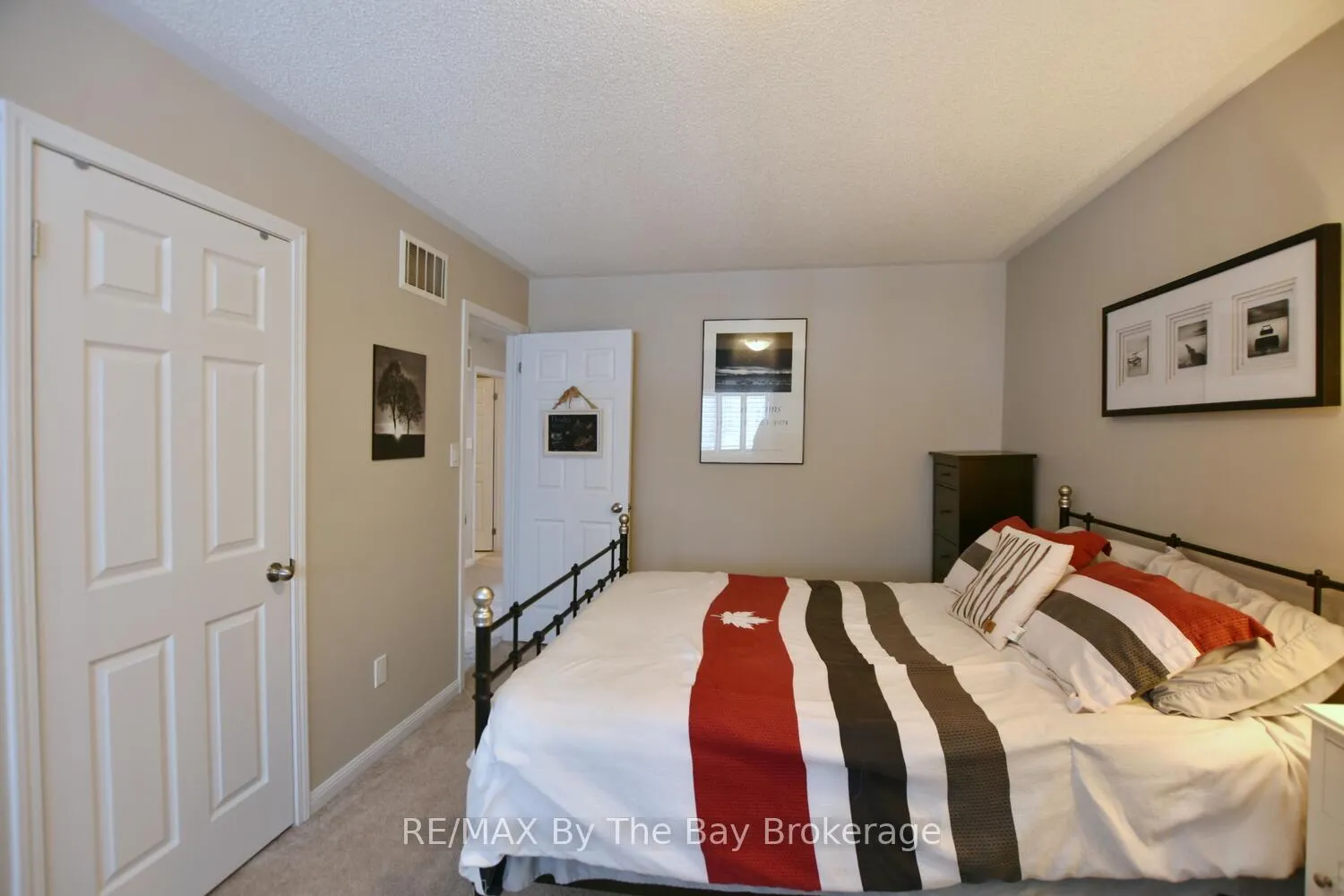 Photo 22 of 37 Berkshire Avenue, Wasaga Beach — HOMEH