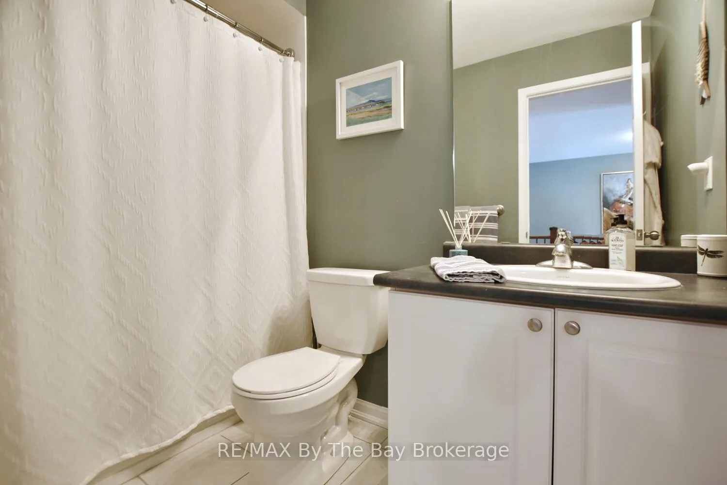 Photo 23 of 37 Berkshire Avenue, Wasaga Beach — HOMEH