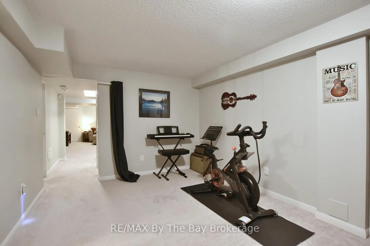 Photo 33 of 37 Berkshire Avenue, Wasaga Beach — HOMEH