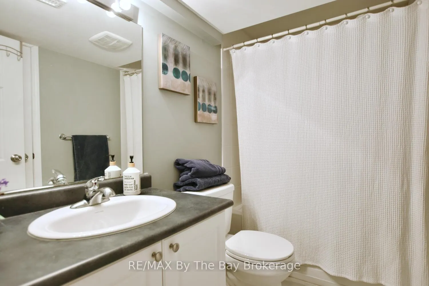 Photo 36 of 37 Berkshire Avenue, Wasaga Beach — HOMEH