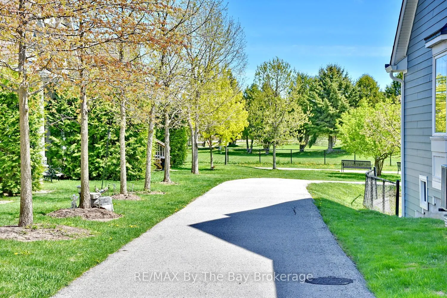 Photo 37 of 37 Berkshire Avenue, Wasaga Beach — HOMEH
