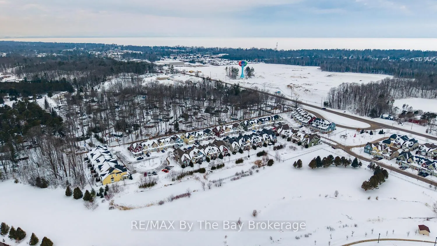 Photo 45 of 37 Berkshire Avenue, Wasaga Beach — HOMEH