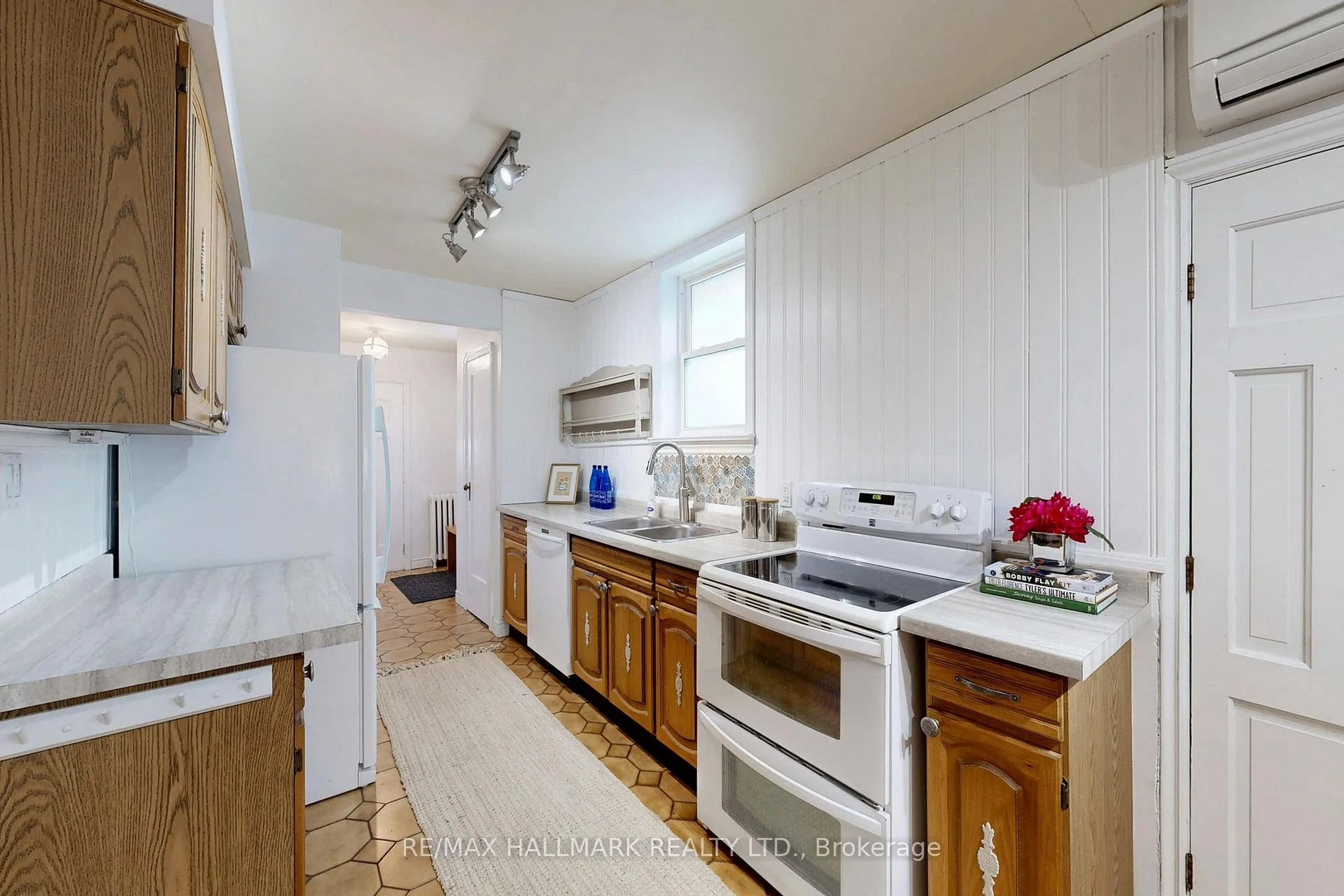 Photo 8 of 85 Roosevelt Road, Toronto, Danforth — HOMEH