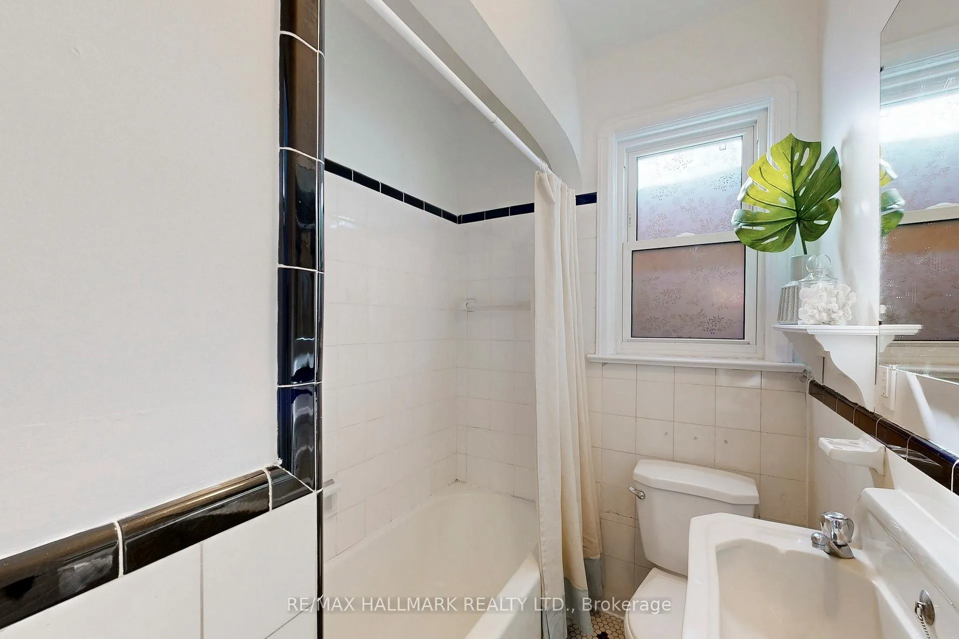 Photo 18 of 85 Roosevelt Road, Toronto, Danforth — HOMEH