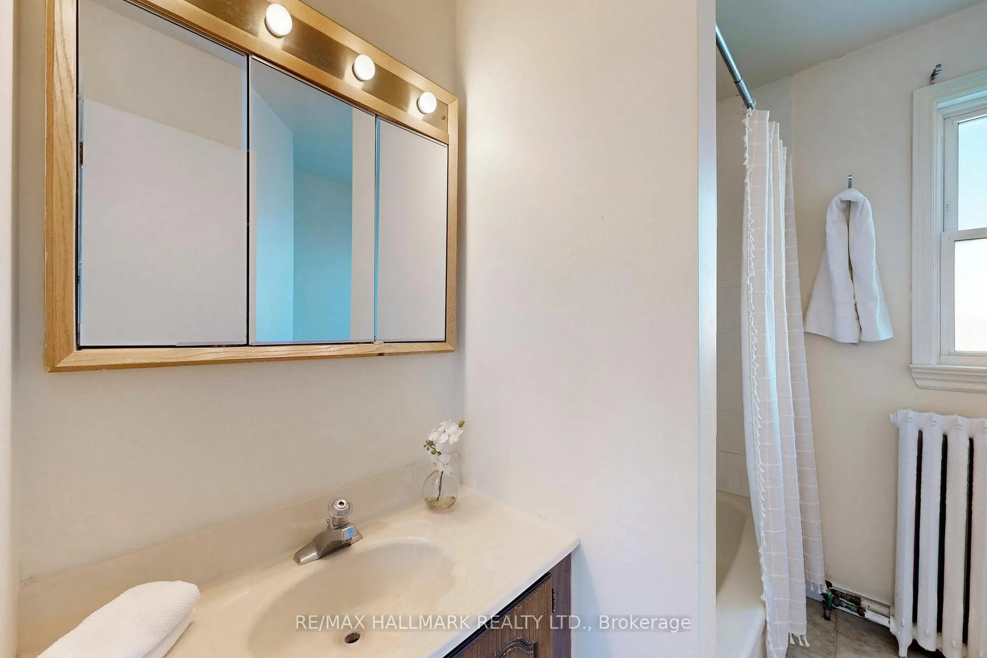 Photo 31 of 85 Roosevelt Road, Toronto, Danforth — HOMEH