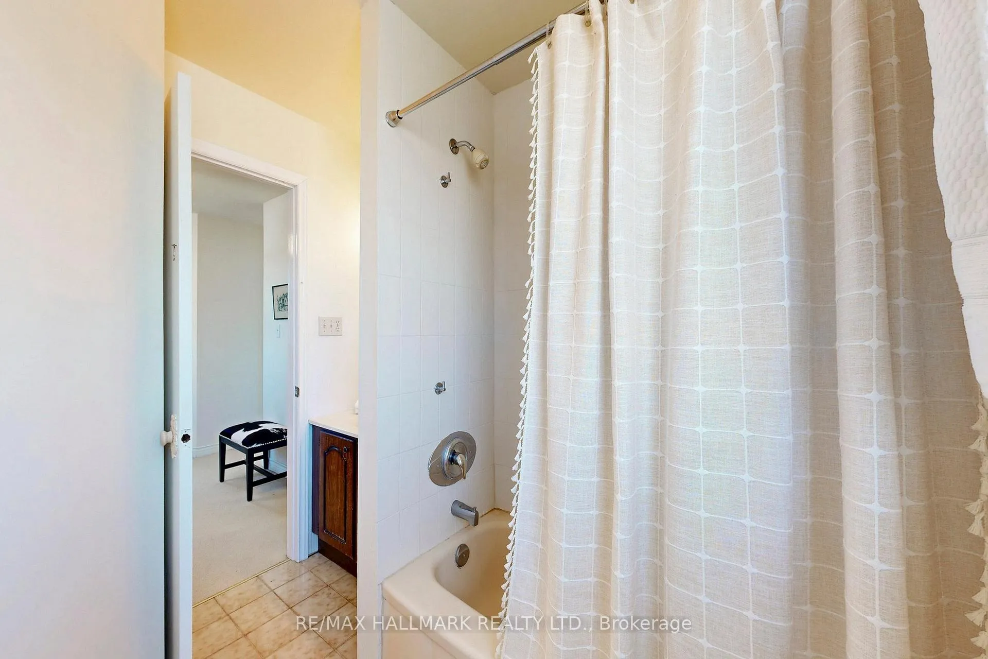 Photo 32 of 85 Roosevelt Road, Toronto, Danforth — HOMEH