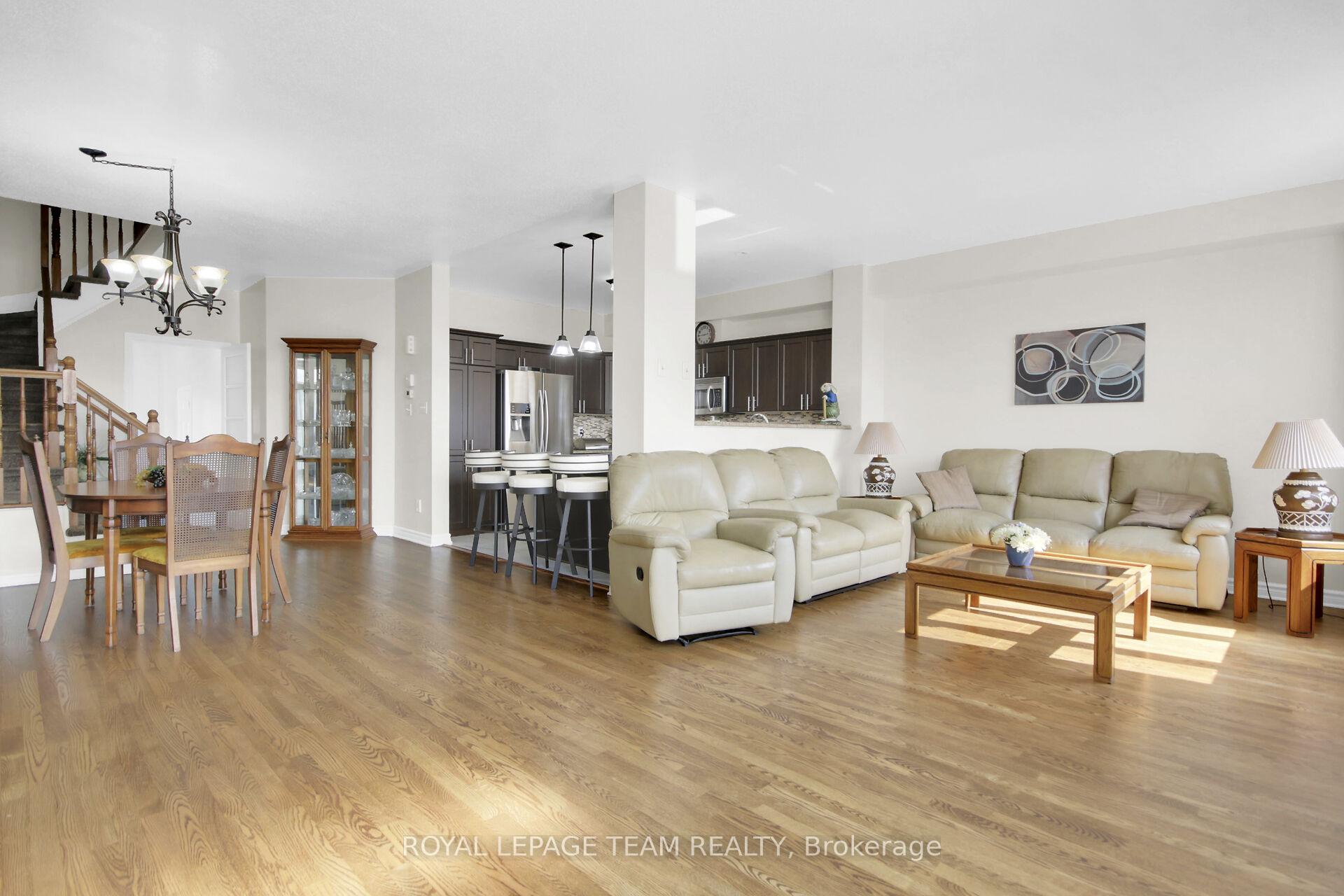 Photo 7 of 1024 Northgraves Crescent, Ottawa, Kanata - Emerald Meadows/Trailwest — HOMEH