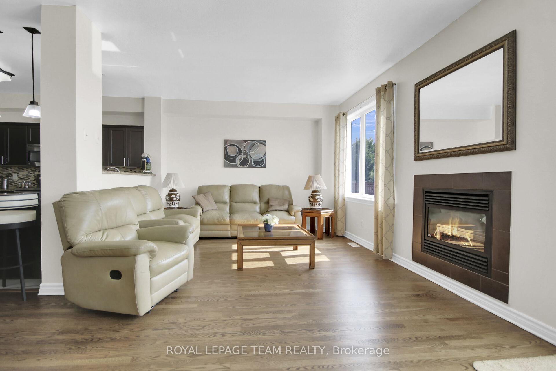 Photo 8 of 1024 Northgraves Crescent, Ottawa, Kanata - Emerald Meadows/Trailwest — HOMEH