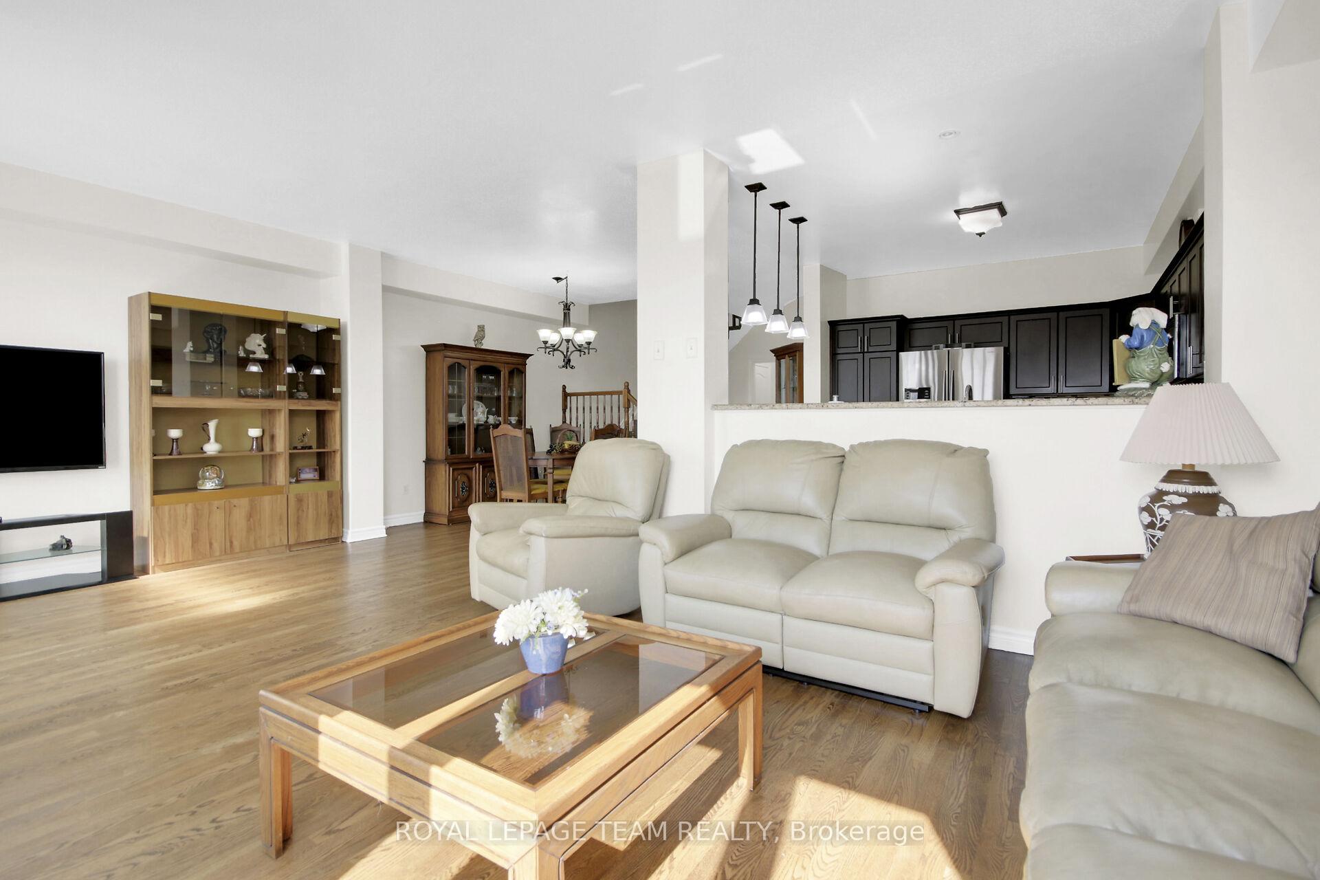 Photo 11 of 1024 Northgraves Crescent, Ottawa, Kanata - Emerald Meadows/Trailwest — HOMEH