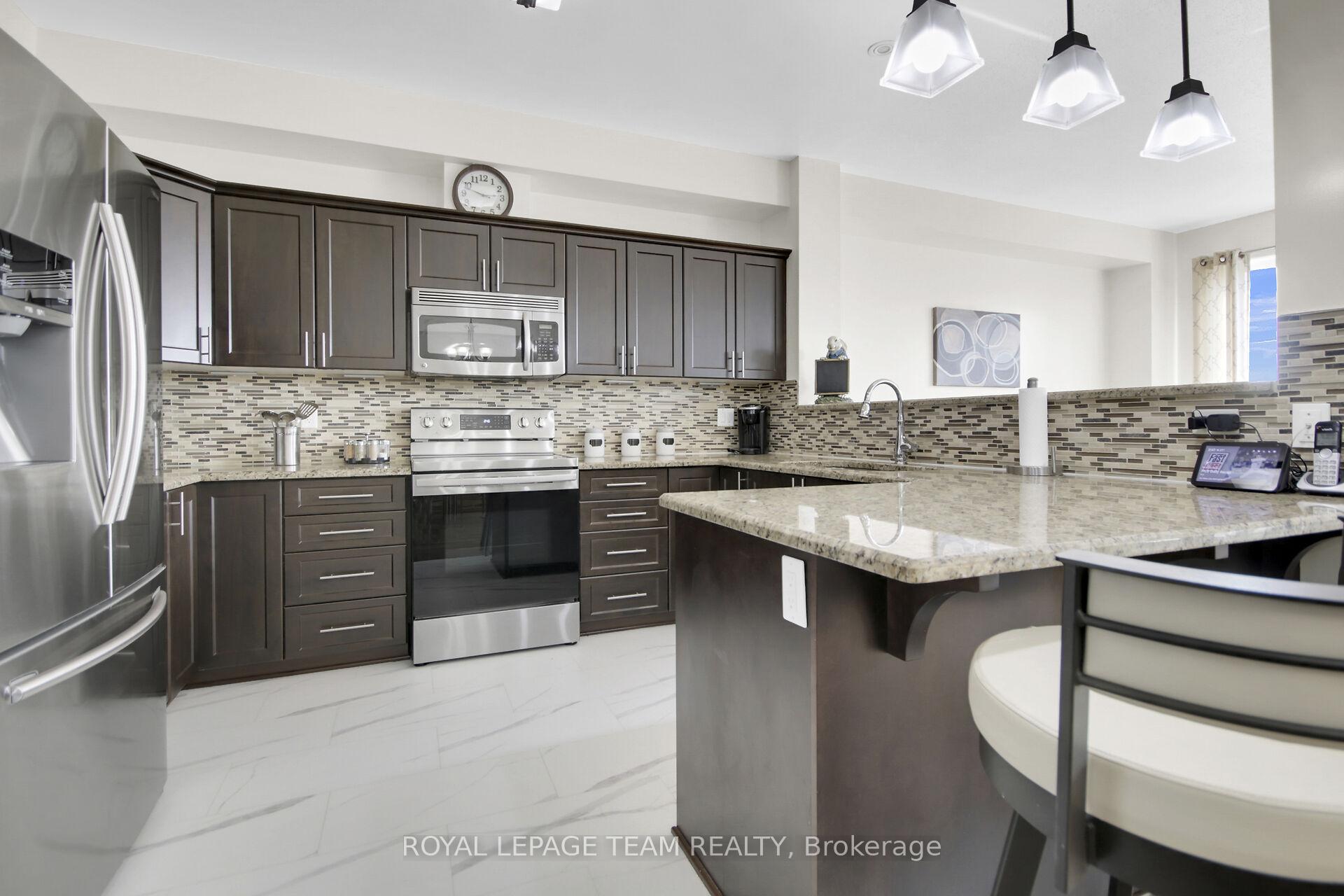 Photo 14 of 1024 Northgraves Crescent, Ottawa, Kanata - Emerald Meadows/Trailwest — HOMEH