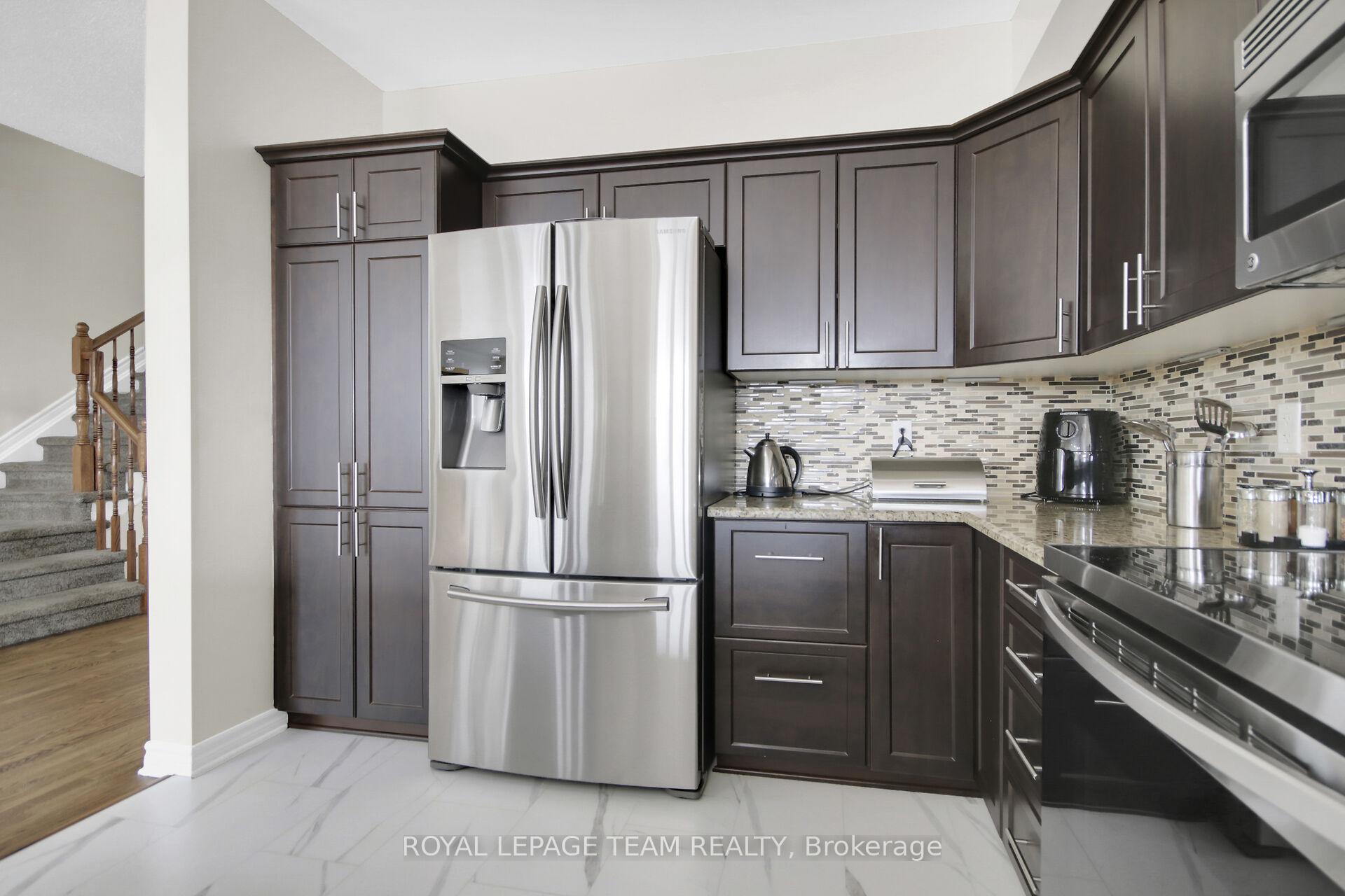 Photo 15 of 1024 Northgraves Crescent, Ottawa, Kanata - Emerald Meadows/Trailwest — HOMEH