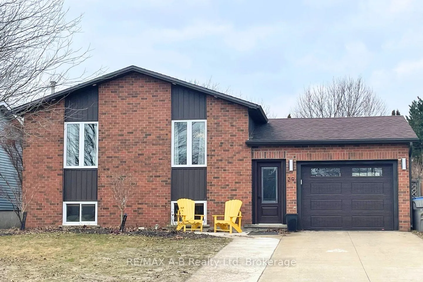 Front of 29 Dunsford Crescent