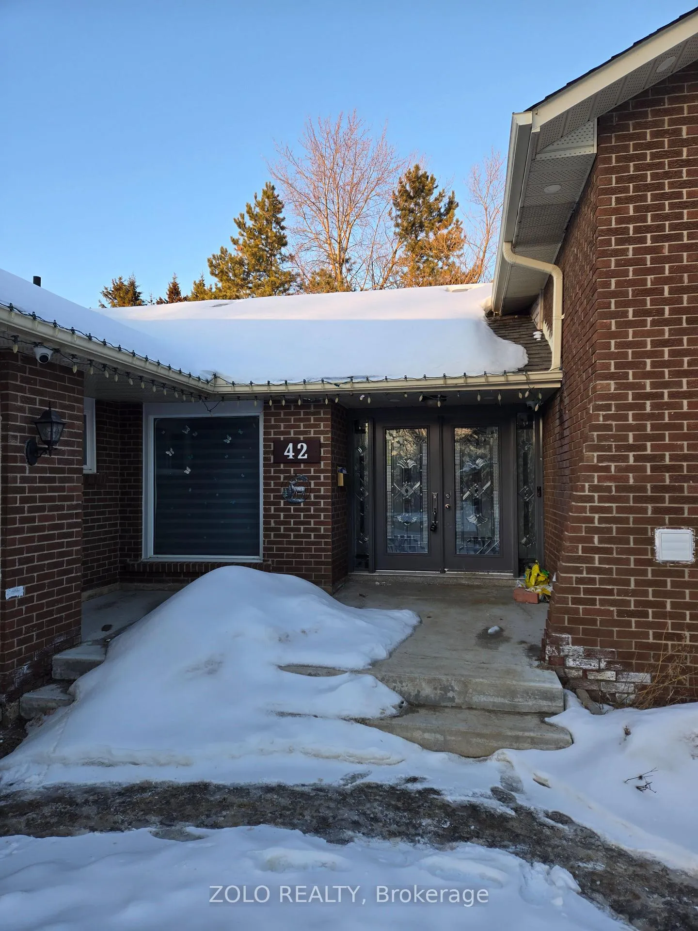 Photo 2 of 42 Boreham Circle, Brampton, Snelgrove — HOMEH