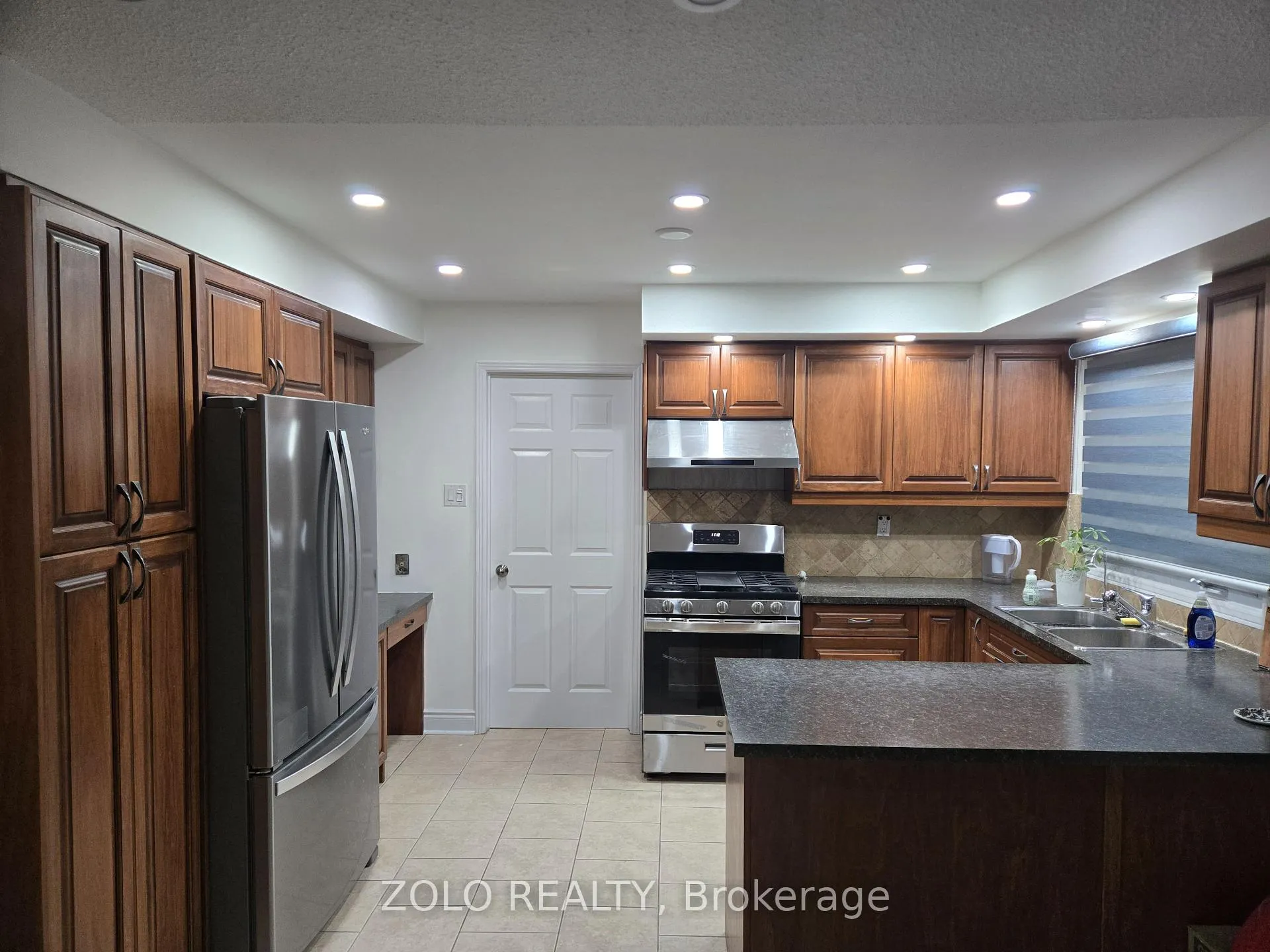 Photo 9 of 42 Boreham Circle, Brampton, Snelgrove — HOMEH