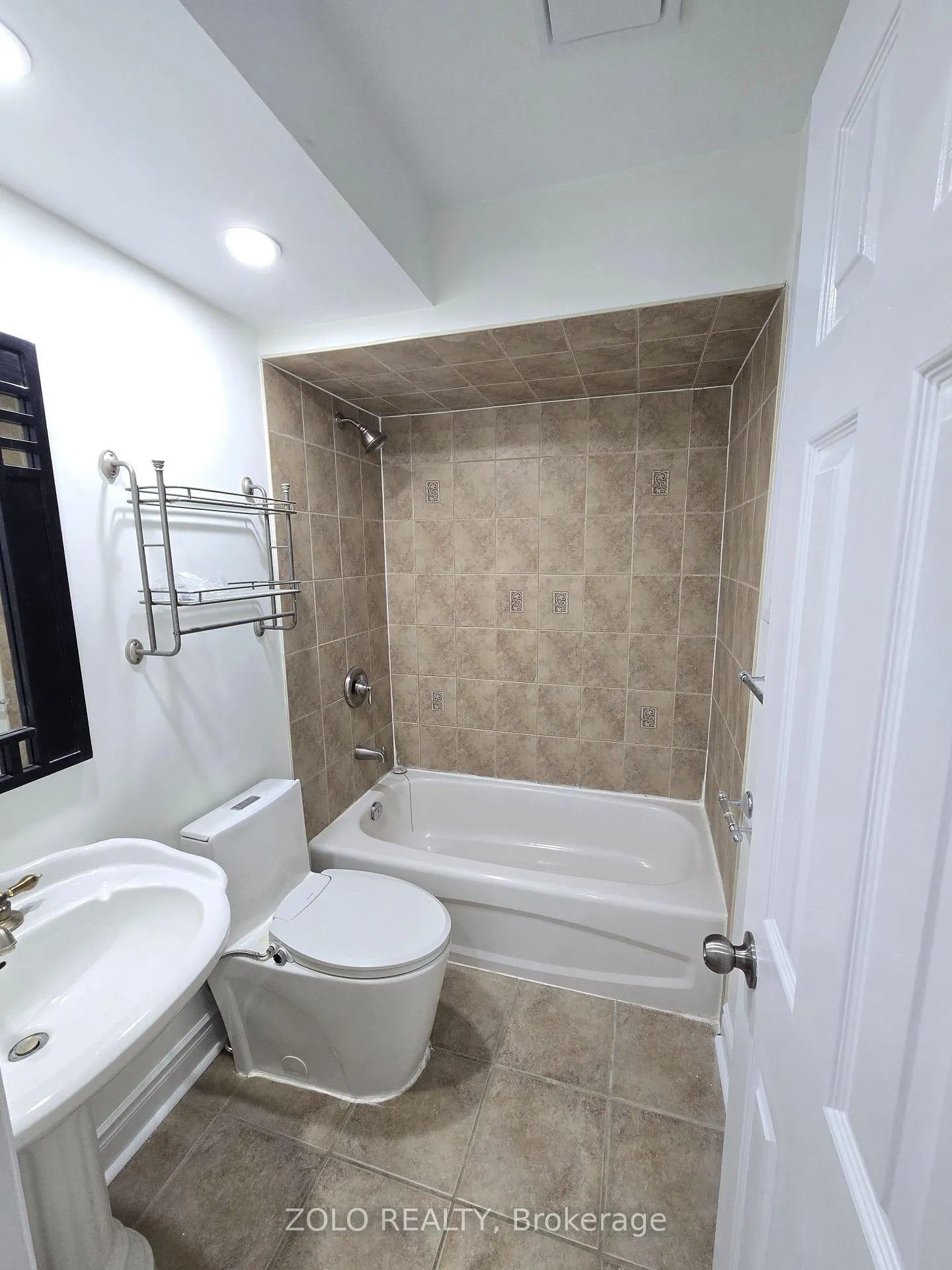 Photo 14 of 42 Boreham Circle, Brampton, Snelgrove — HOMEH