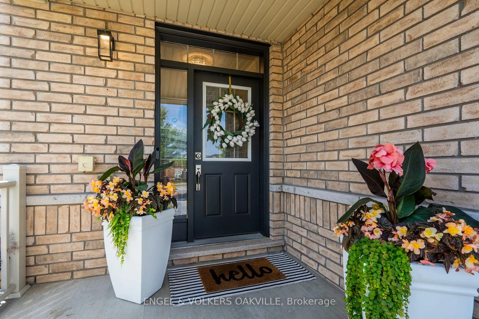 Photo 3 of 33 Sharpe Crescent, New Tecumseth, Tottenham — HOMEH