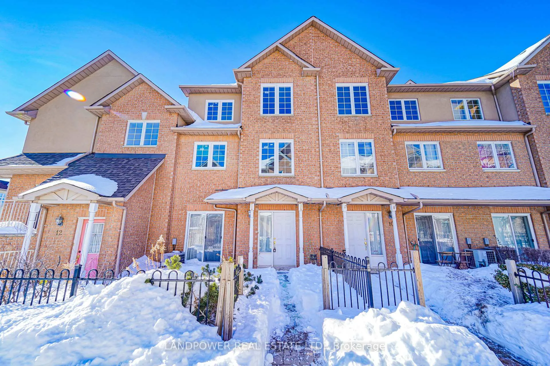 Photo 1 of Unit 11, 4 Cox Boulevard, Markham, Unionville — HOMEH