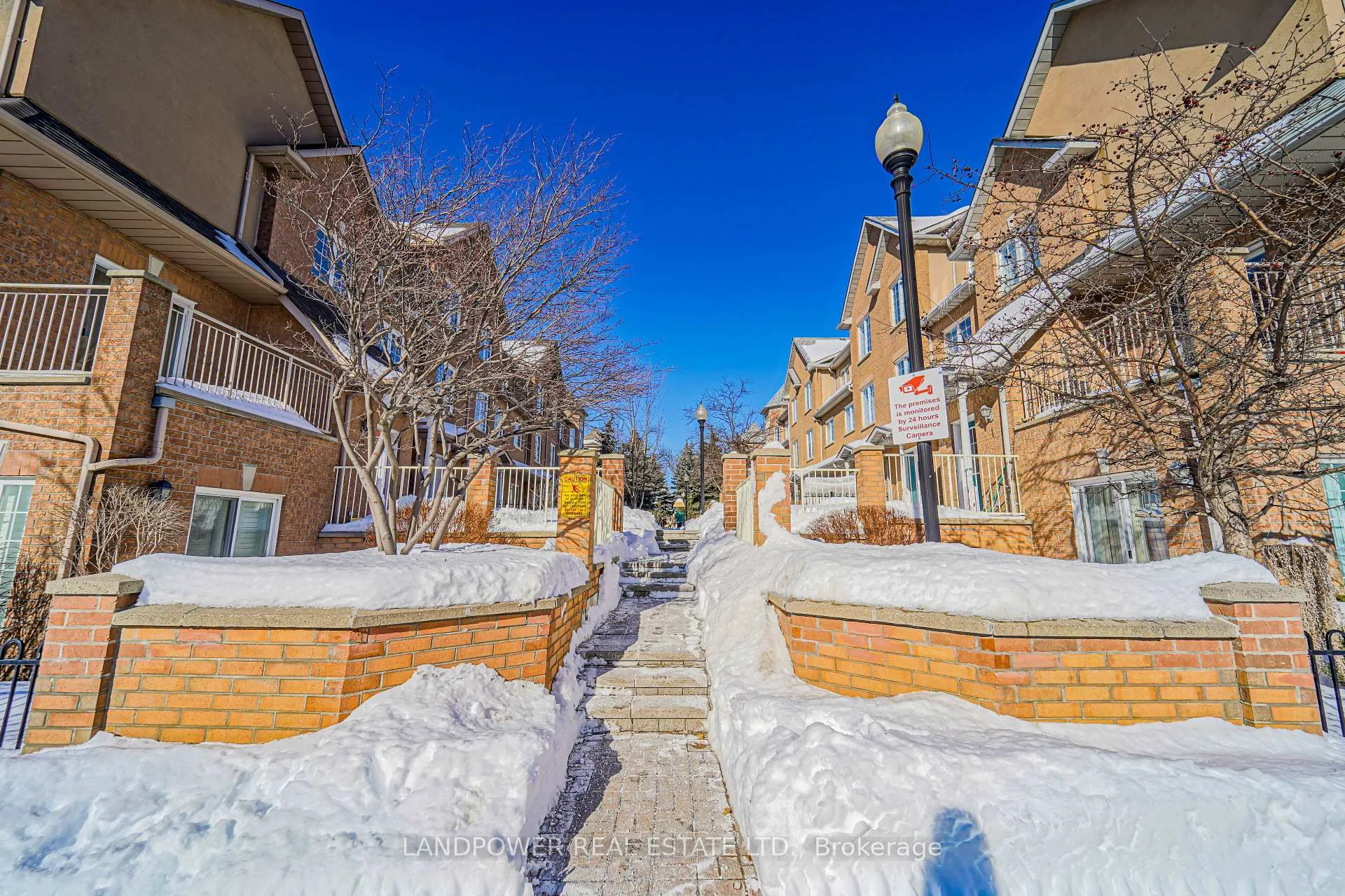 Photo 3 of Unit 11, 4 Cox Boulevard, Markham, Unionville — HOMEH