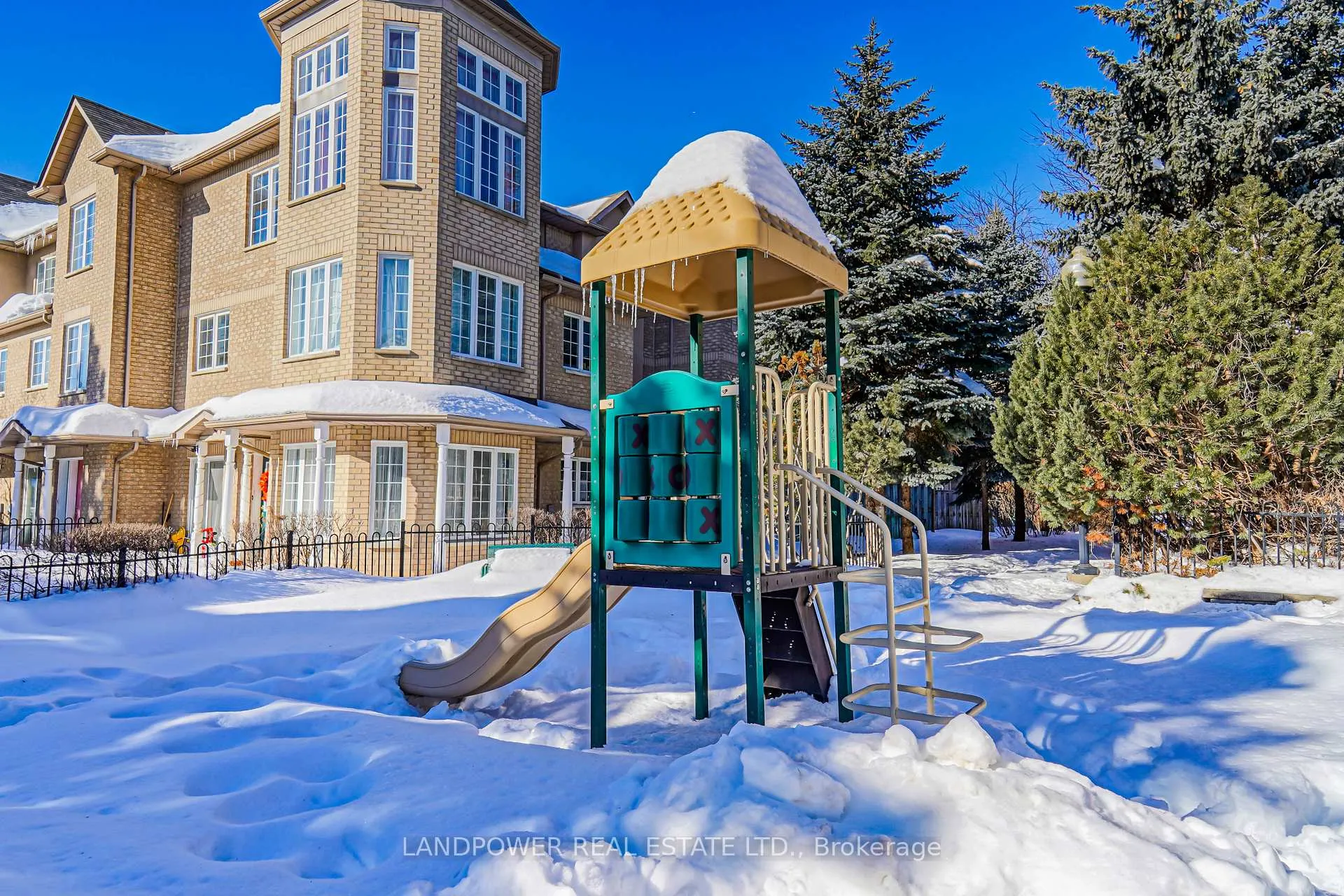 Photo 5 of Unit 11, 4 Cox Boulevard, Markham, Unionville — HOMEH