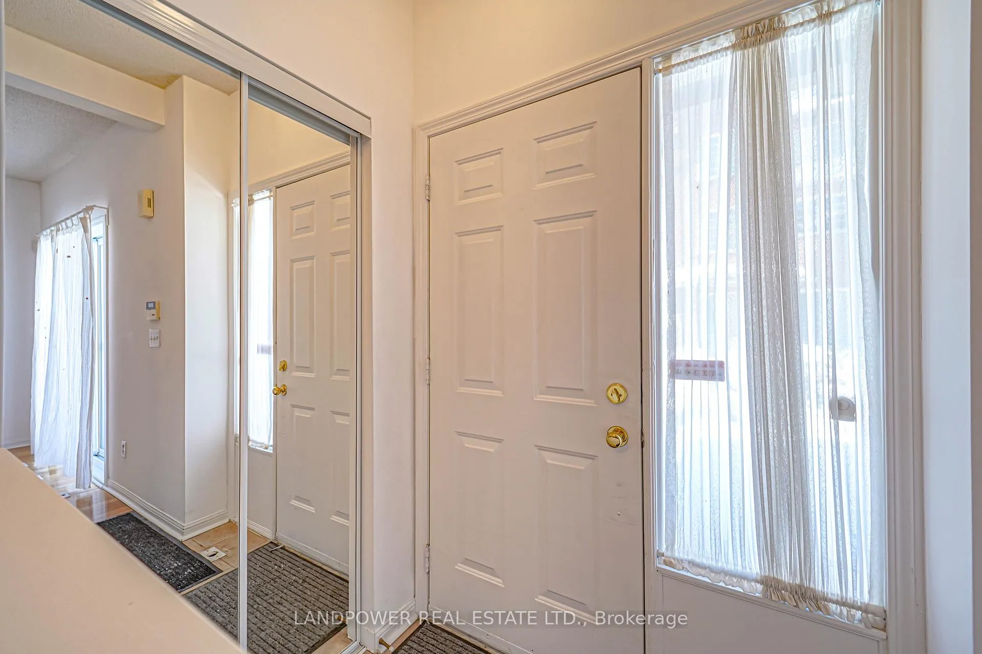 Photo 7 of Unit 11, 4 Cox Boulevard, Markham, Unionville — HOMEH