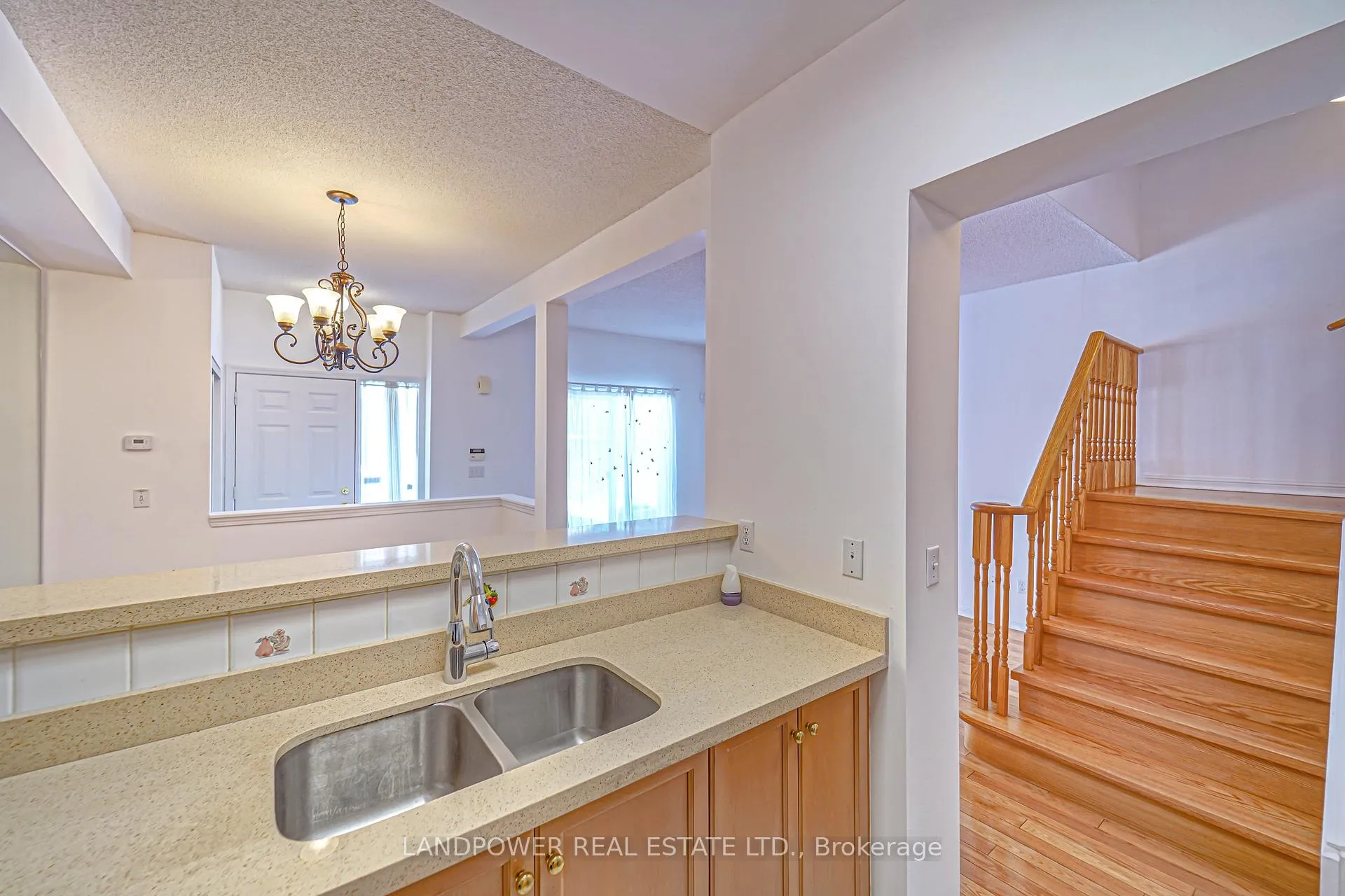 Photo 15 of Unit 11, 4 Cox Boulevard, Markham, Unionville — HOMEH