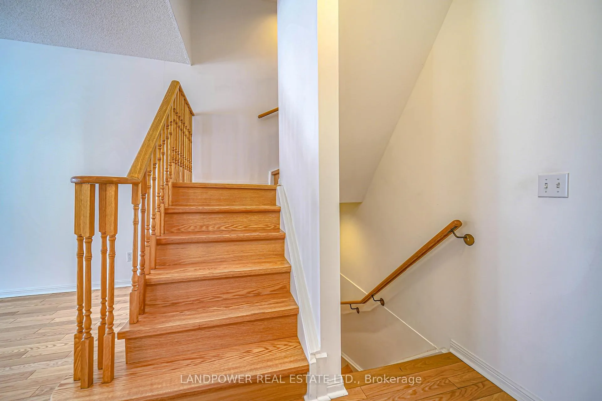 Photo 17 of Unit 11, 4 Cox Boulevard, Markham, Unionville — HOMEH