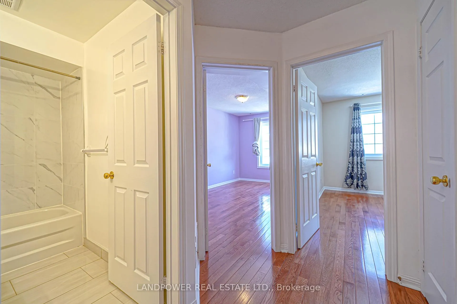 Photo 18 of Unit 11, 4 Cox Boulevard, Markham, Unionville — HOMEH