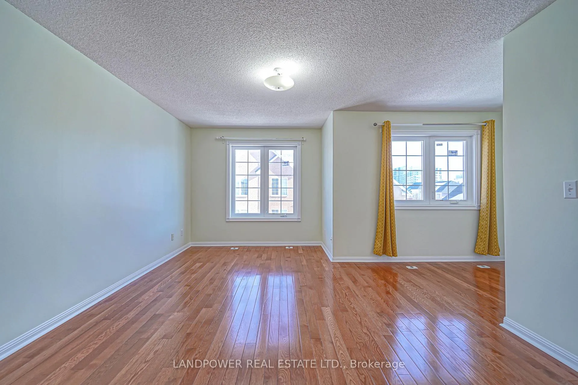 Photo 25 of Unit 11, 4 Cox Boulevard, Markham, Unionville — HOMEH