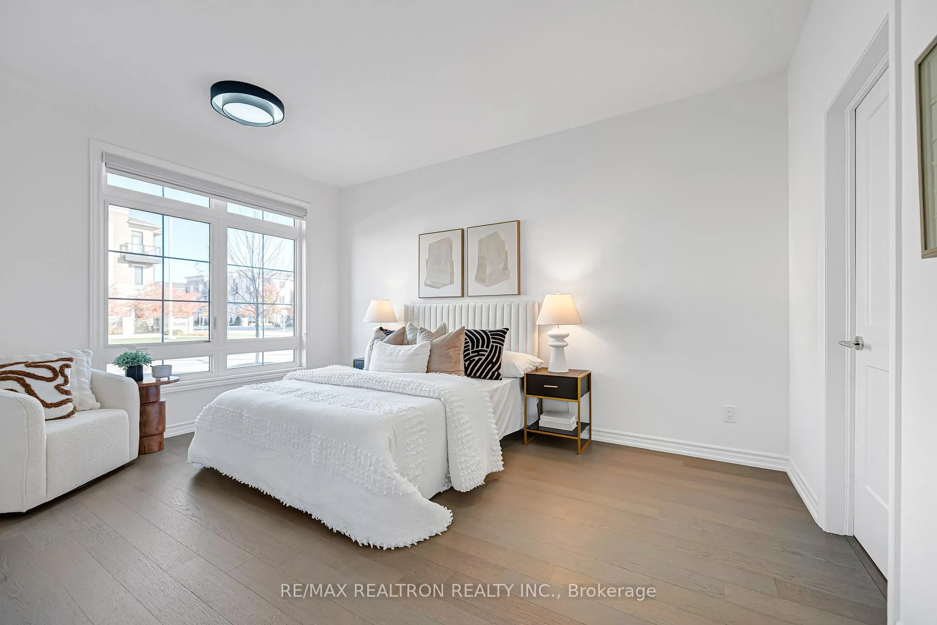 Photo 11 of 58 Village Parkway, Markham, Unionville — HOMEH