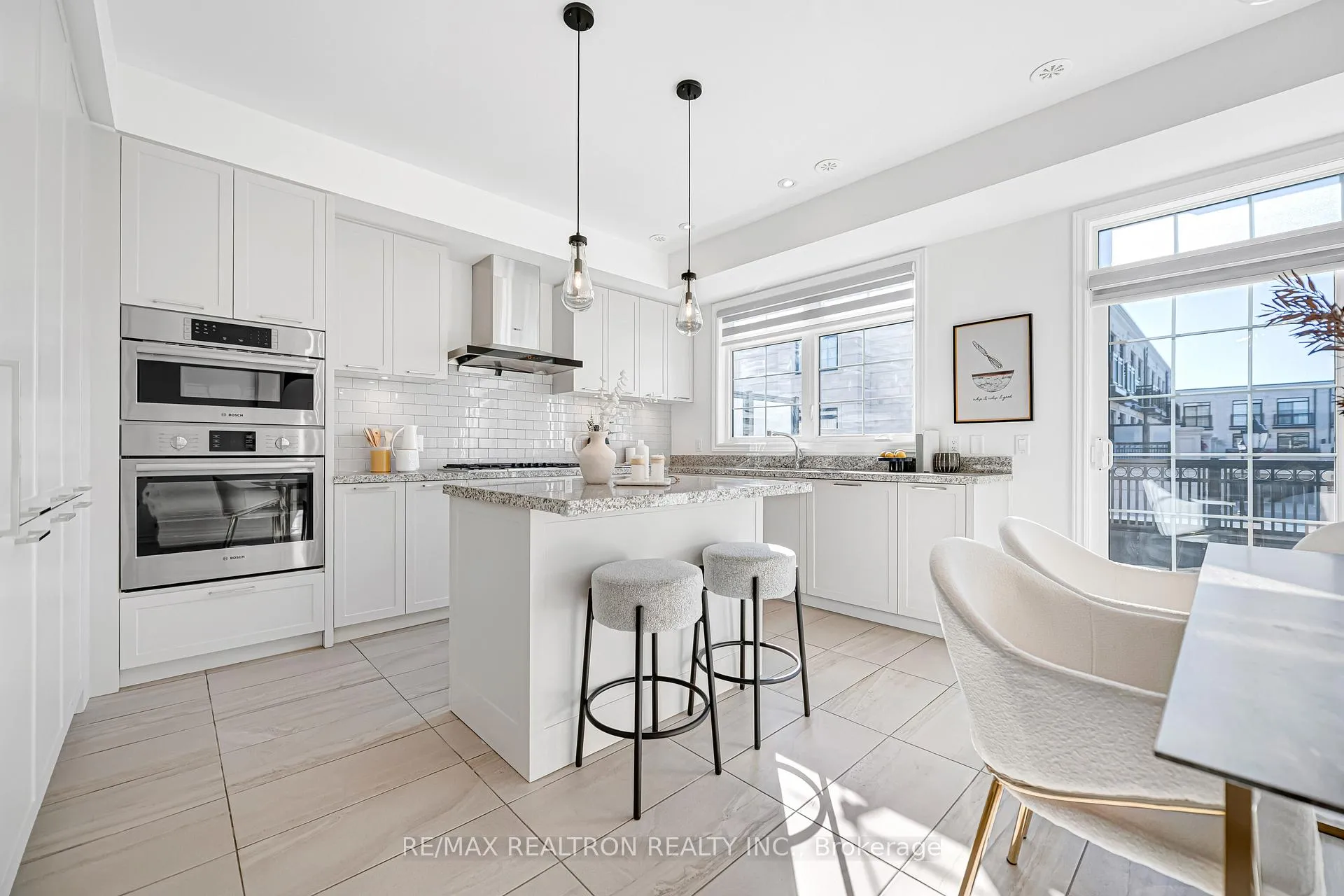Photo 17 of 58 Village Parkway, Markham, Unionville — HOMEH