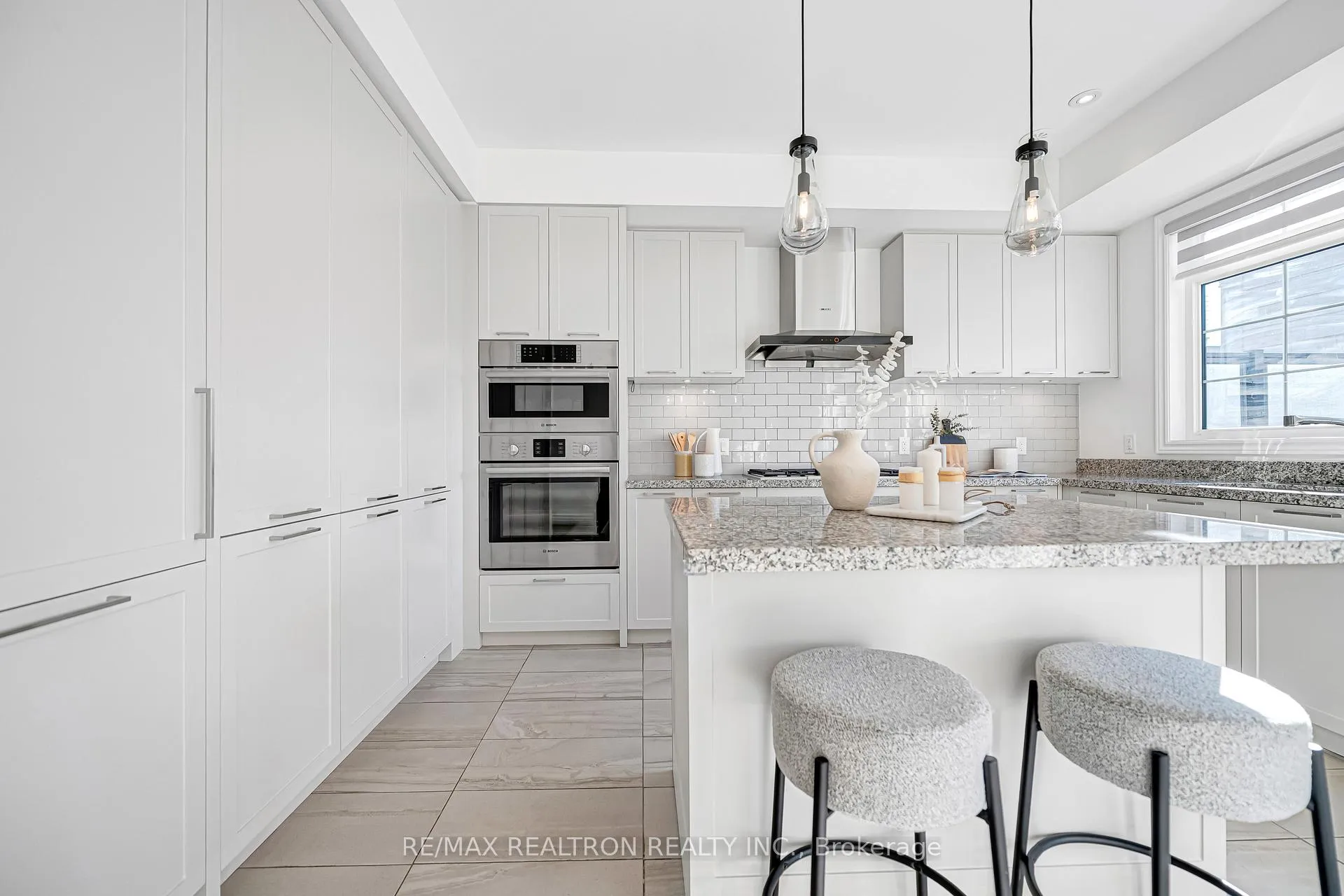 Photo 18 of 58 Village Parkway, Markham, Unionville — HOMEH
