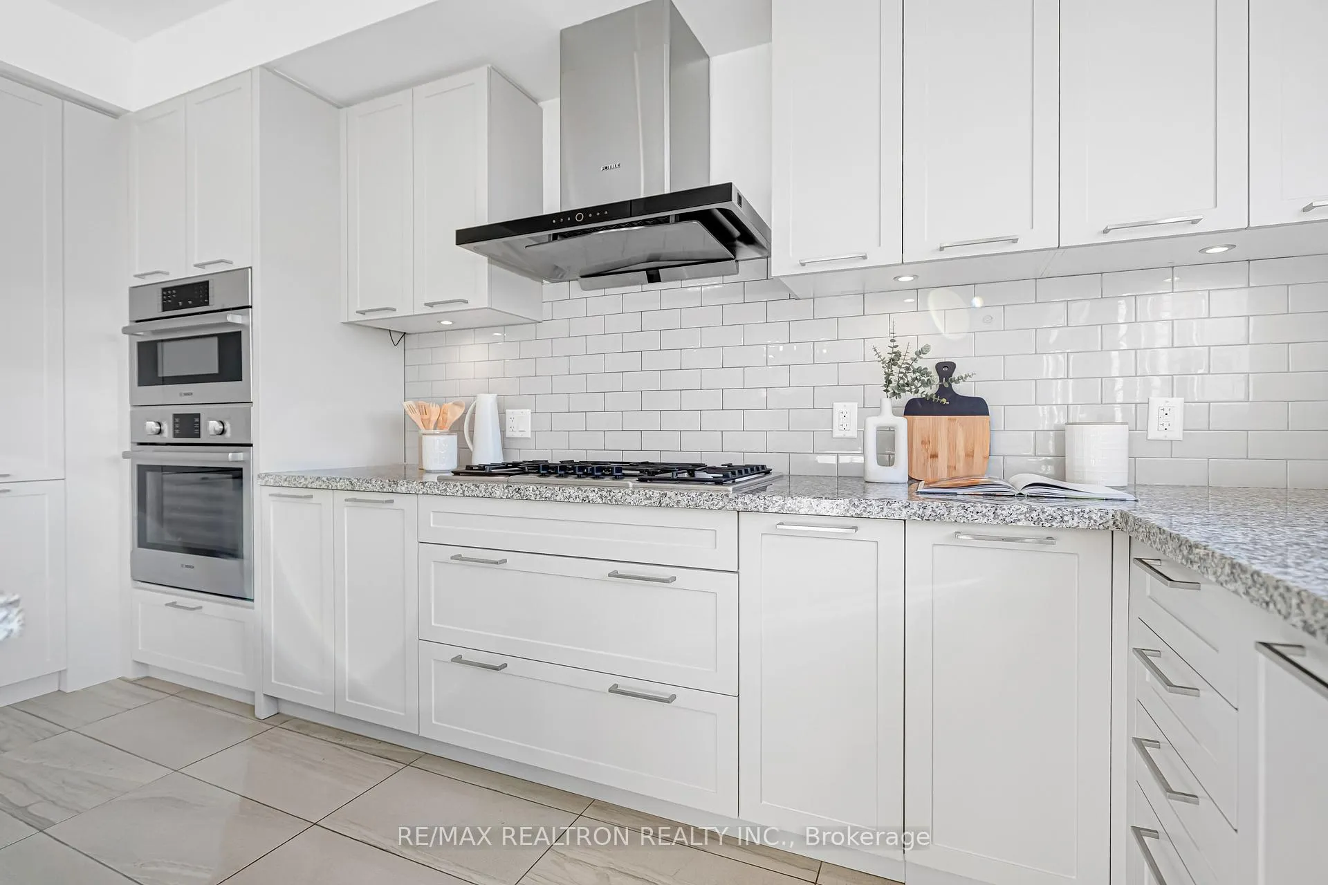 Photo 21 of 58 Village Parkway, Markham, Unionville — HOMEH
