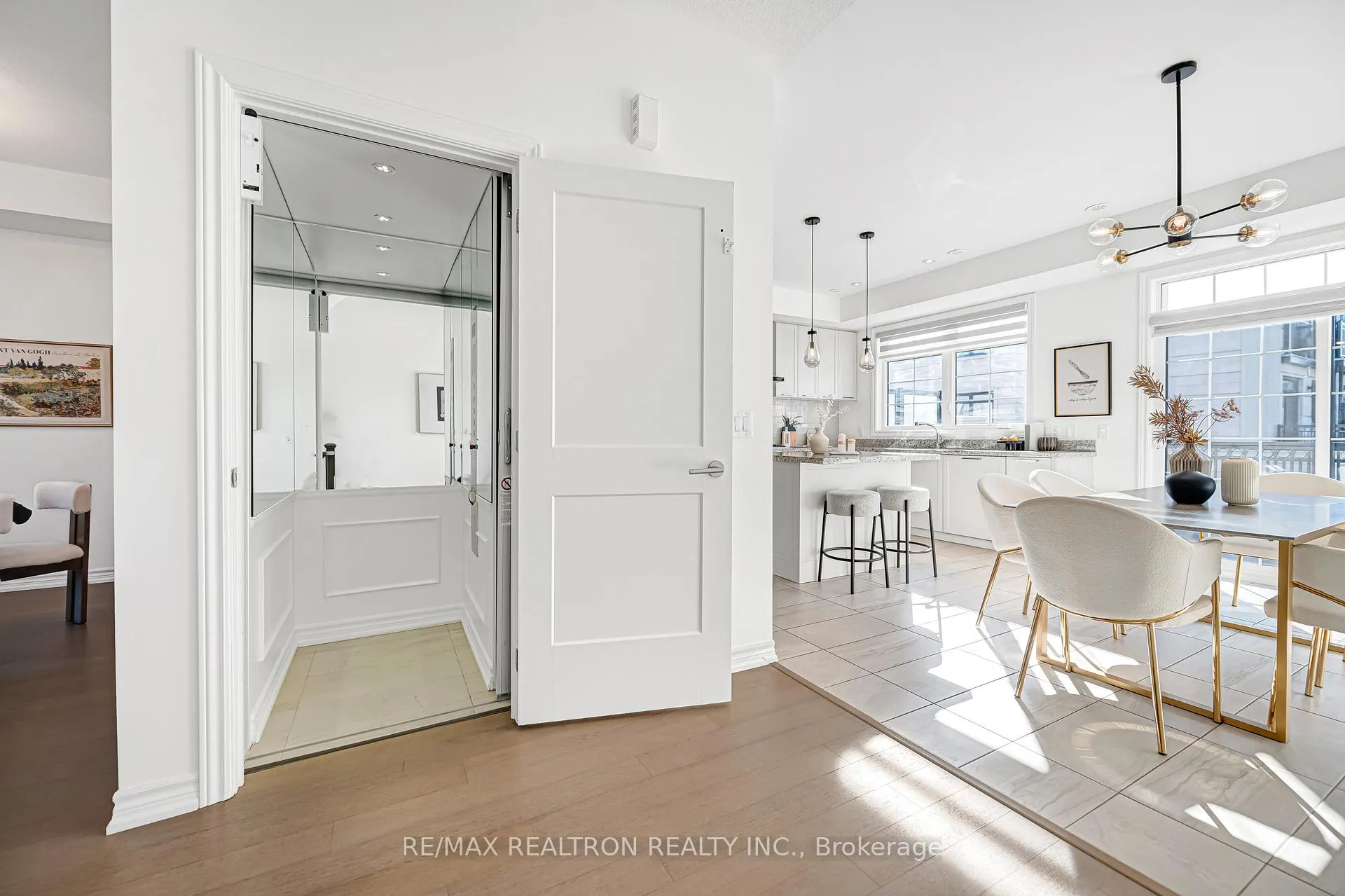 Photo 23 of 58 Village Parkway, Markham, Unionville — HOMEH