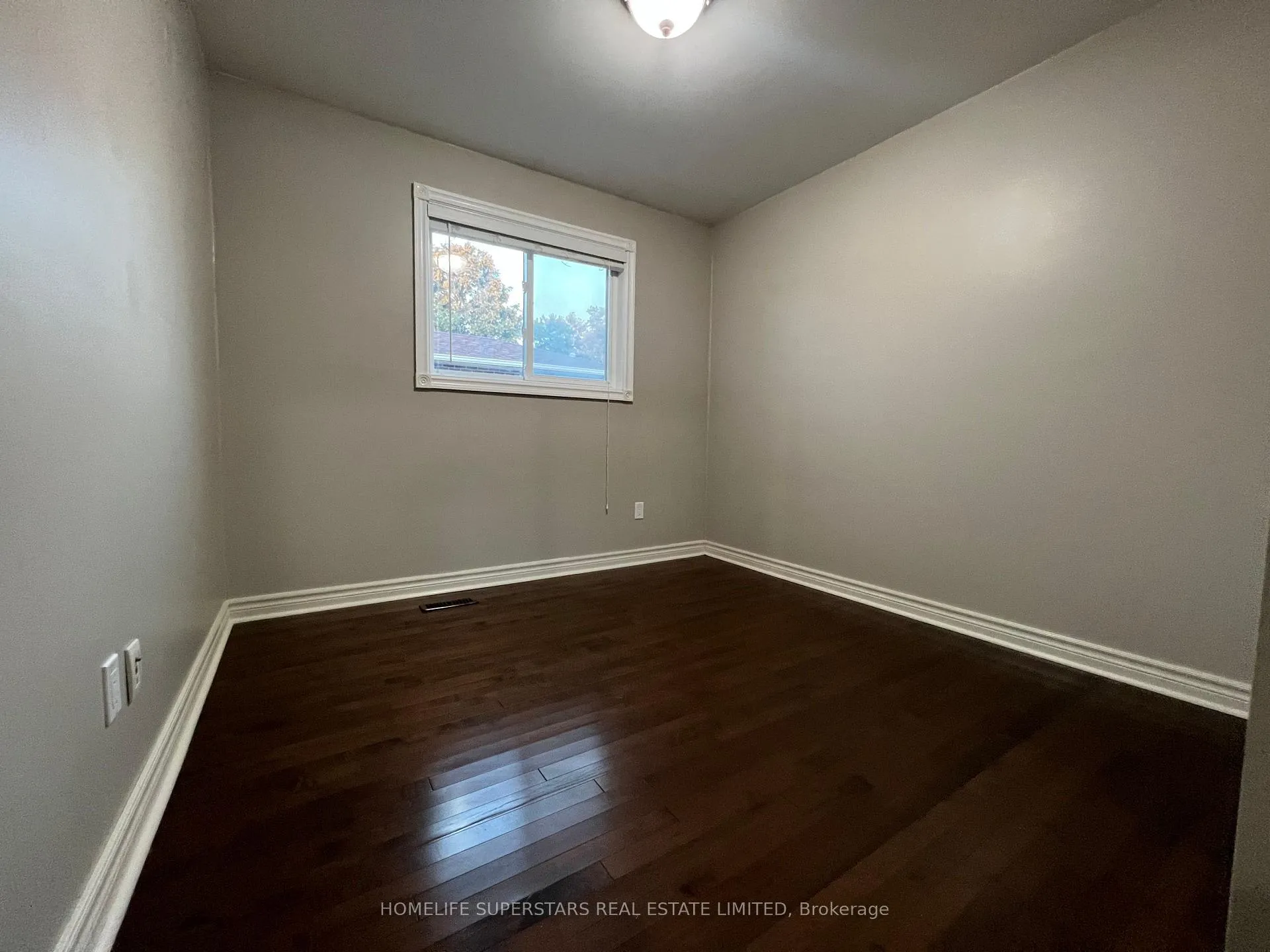 Photo 12 of Unit ( Upper ), 131 Alicewood Court, Etobicoke, West Humber-Clairville — HOMEH