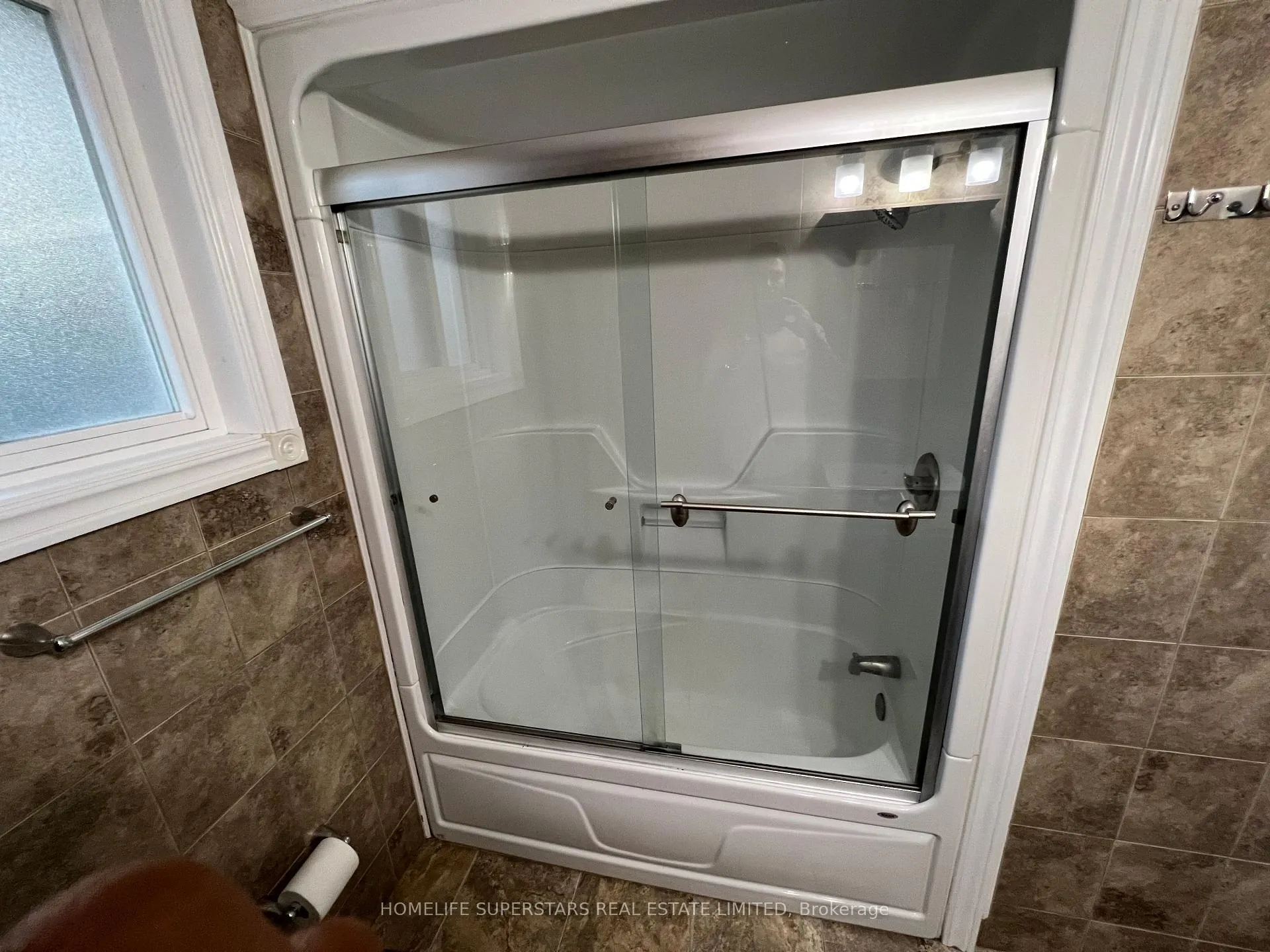 Photo 21 of Unit ( Upper ), 131 Alicewood Court, Etobicoke, West Humber-Clairville — HOMEH