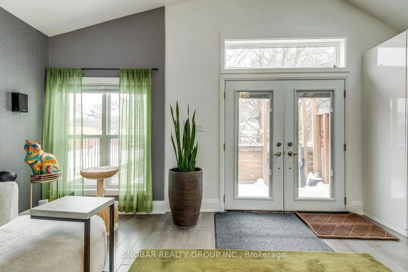 Photo 3 of 392 Parliament (Upper) Street, Toronto, Regent Park — HOMEH