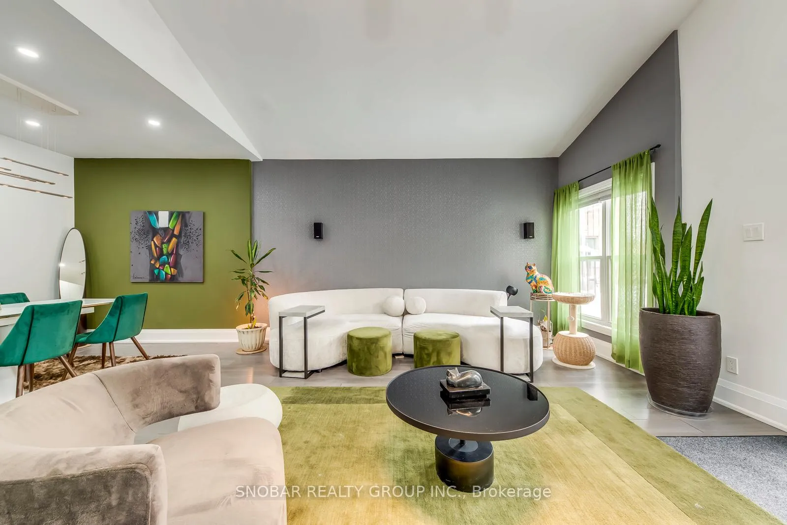 Photo 11 of 392 Parliament (Upper) Street, Toronto, Regent Park — HOMEH