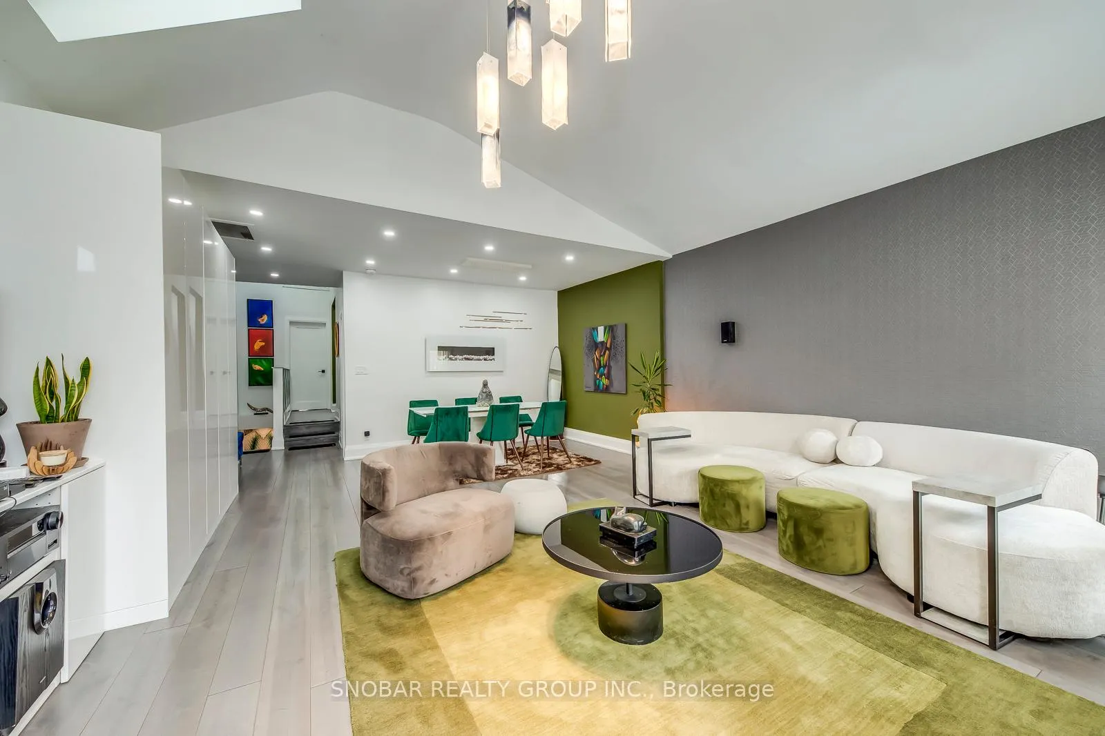Photo 13 of 392 Parliament (Upper) Street, Toronto, Regent Park — HOMEH