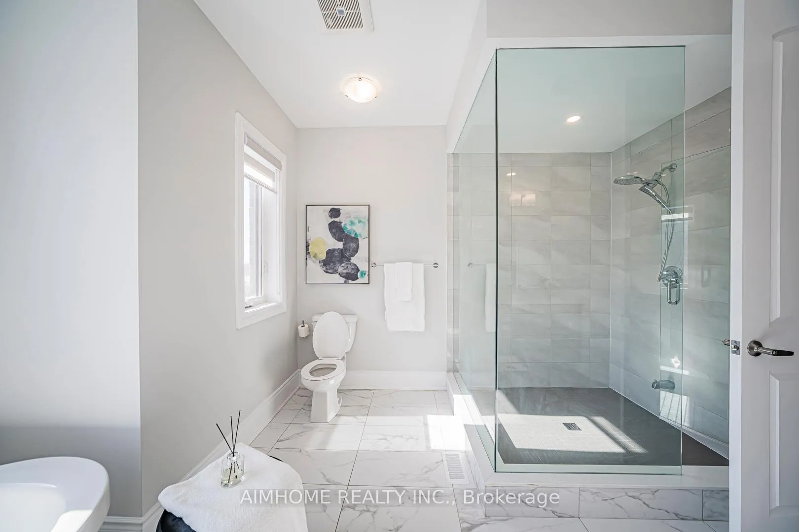 Photo 17 of 17 Meizhou Avenue, Markham, Angus Glen — HOMEH