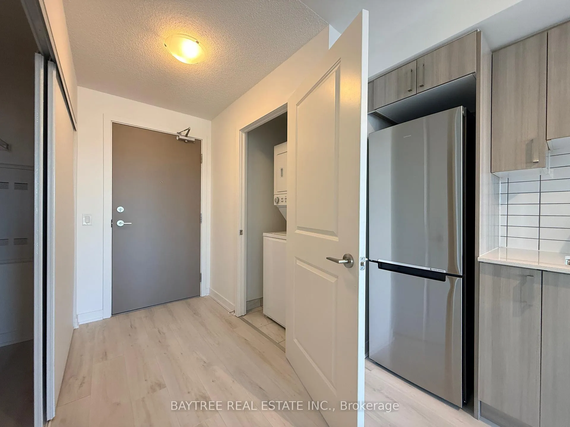 Photo 1 of Unit 502, 1010 Sandy Beach Road, Pickering, Bay Ridges — HOMEH